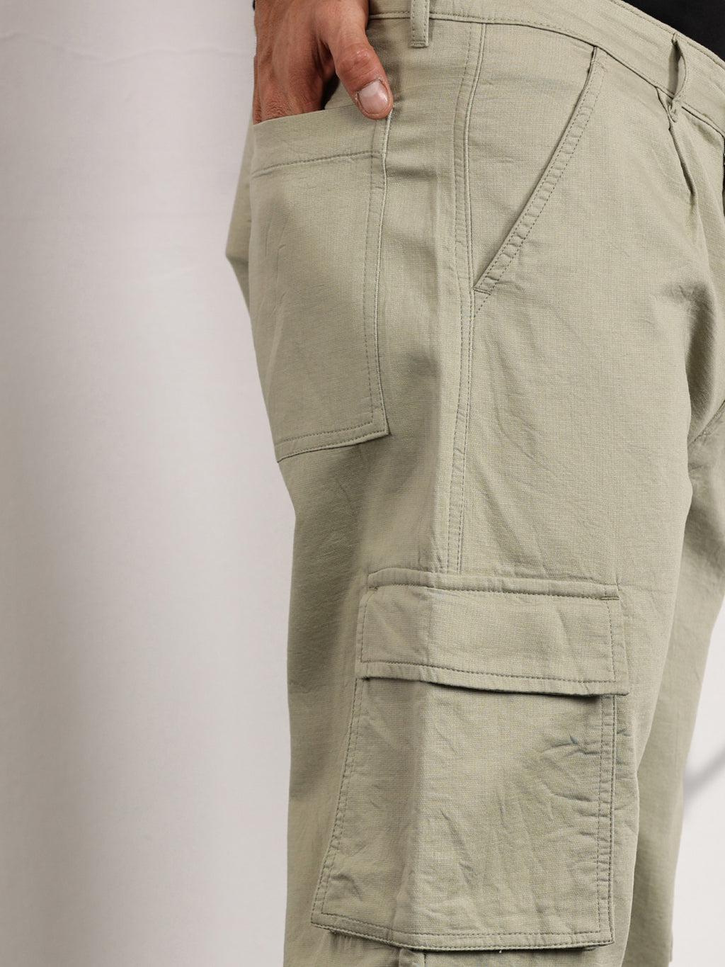 Thomas Scott Men Mint Mid-Rise Relaxed Fit Woven Cargo Trousers