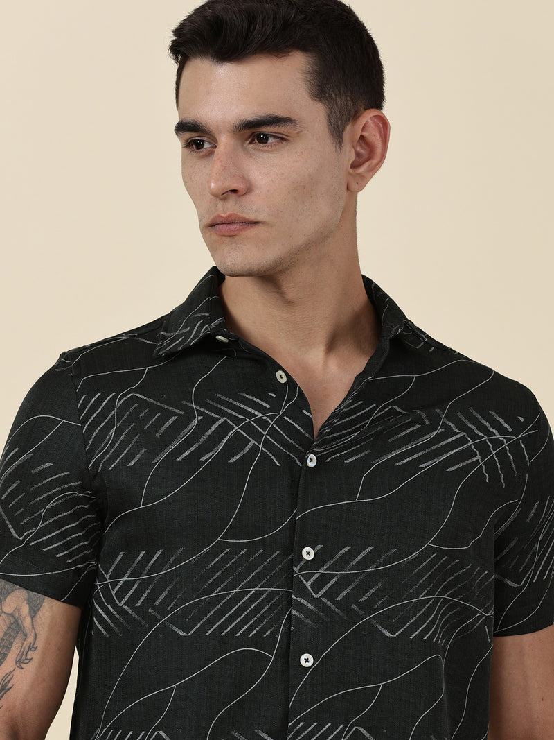 Thomas Scott Men Olive Slim Fit Short Sleeves Abstract Print Casual Shirt