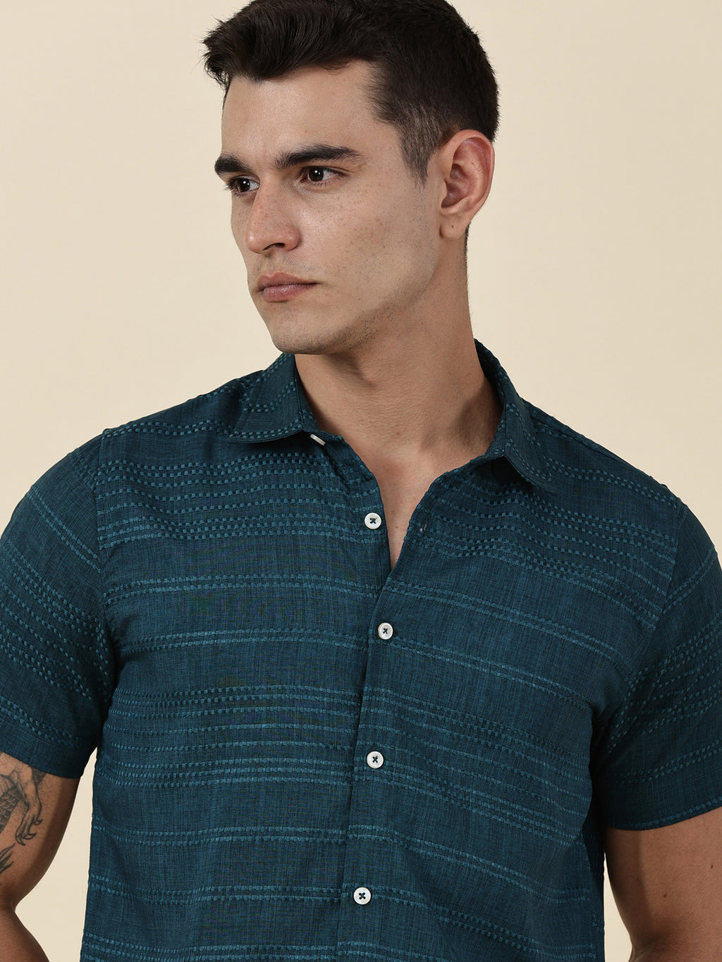 Thomas Scott Men Teal Slim Fit Short Sleeves Horizontal Stripes Casual Shirt