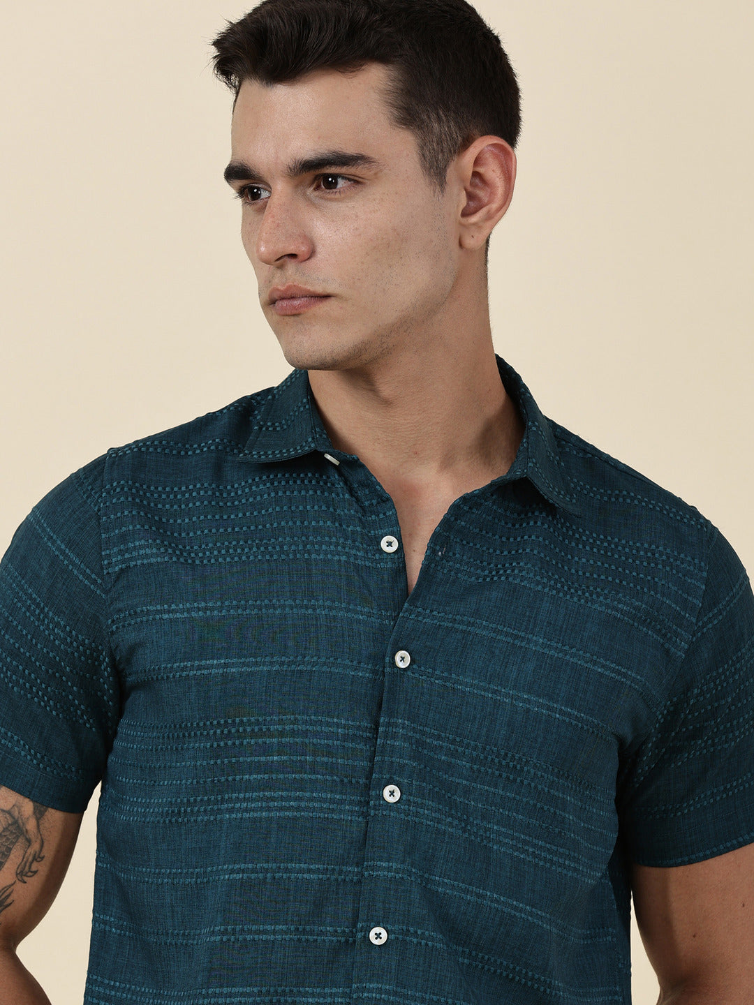 Thomas Scott Men Teal Slim Fit Short Sleeves Horizontal Stripes Casual Shirt
