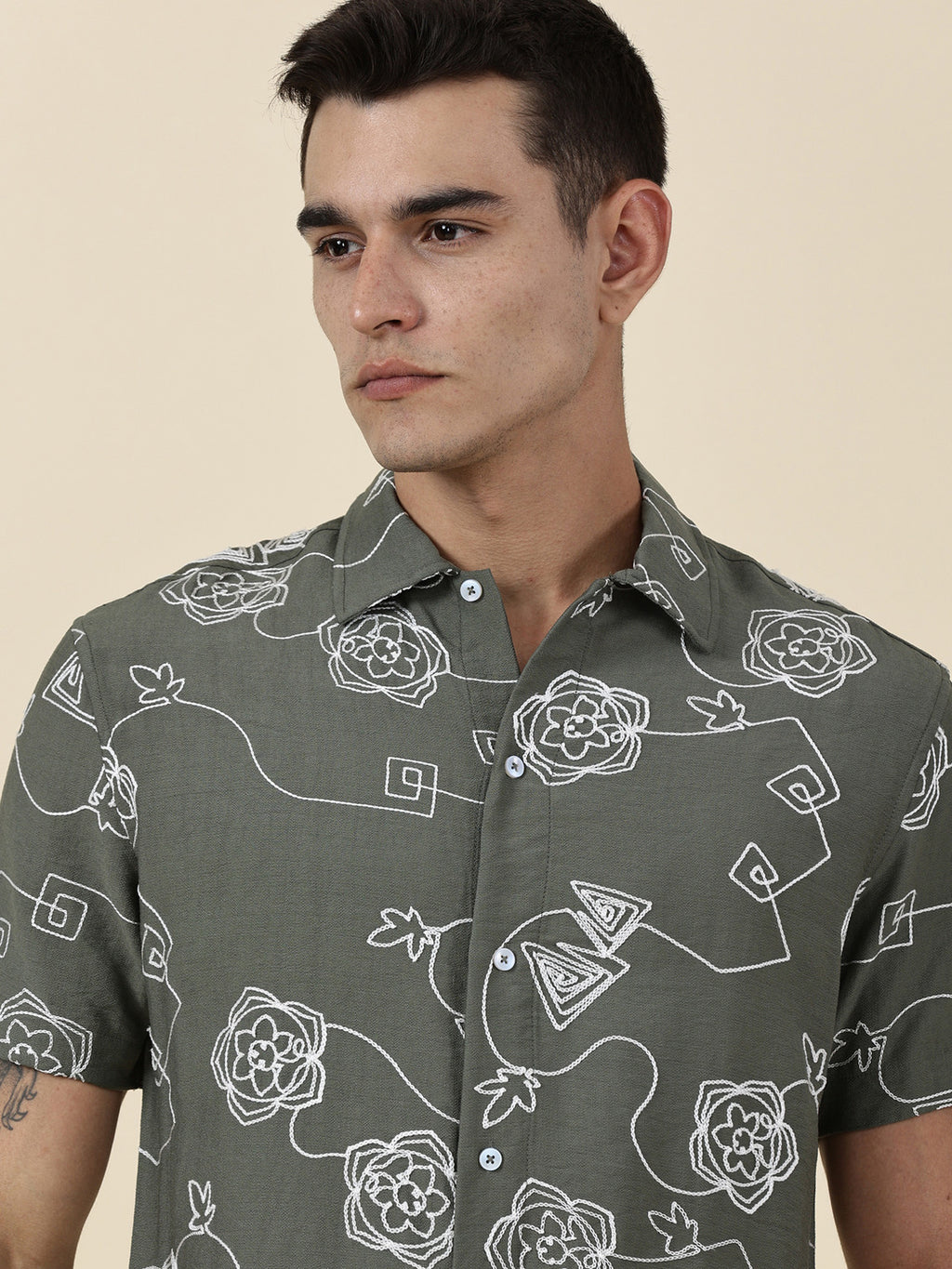 Thomas Scott Men Olive Regular Fit Short Sleeves Spread Collar Embroidered Shirt