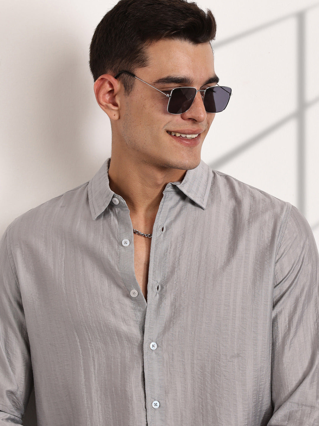 Thomas Scott Men Grey Slim Fit Long Sleeves Vertical Stripes Casual Shirt