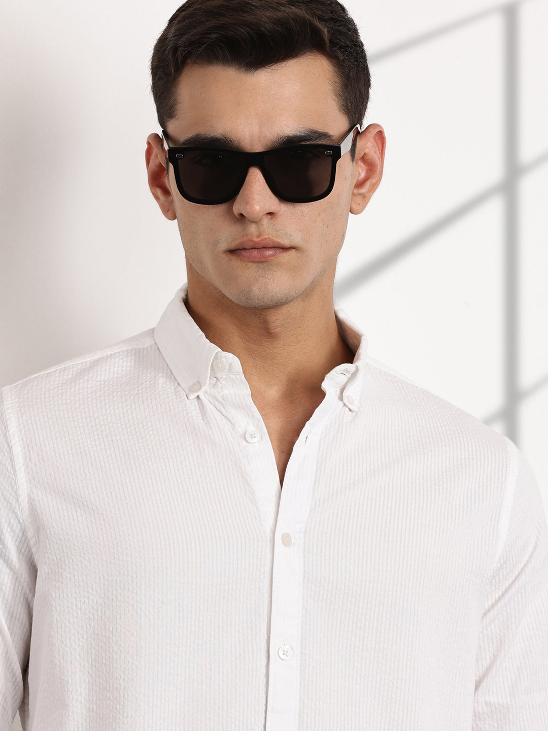 Thomas Scott Men White Reguar Fit Long Sleeves Pinstripes Cotton Casual Shirt