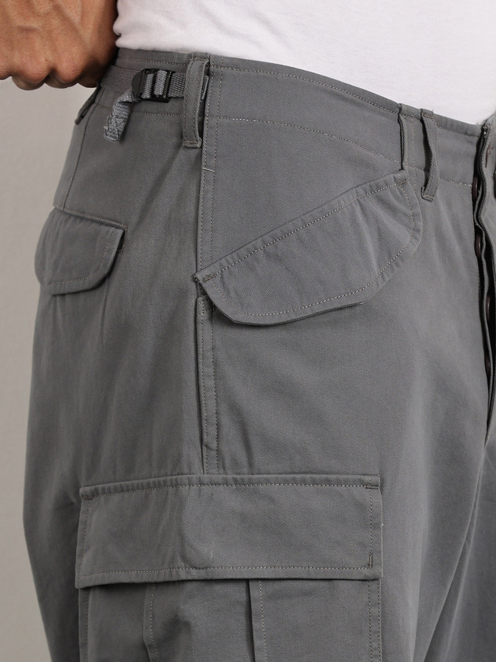 Thomas Scott Men Grey Mid-Rise Loose Fit Cotton Woven Cargo Trouser