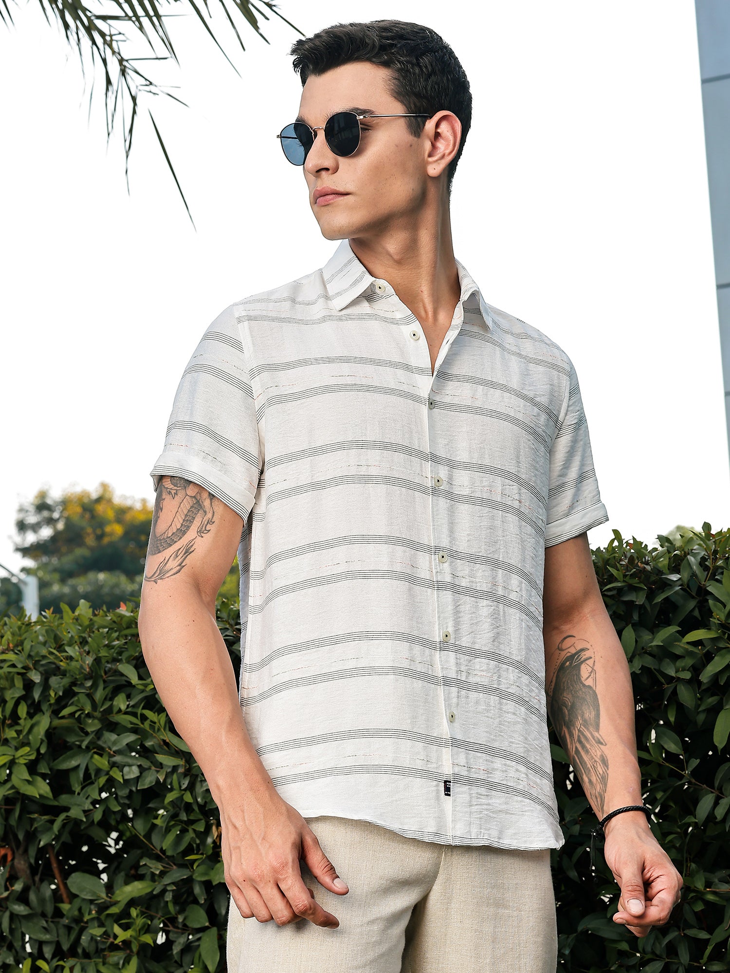Thomas Scott Men White Slim Fit Short Sleeves Horizontal Stripes Woven Casual Shirt