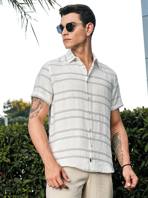 Thomas Scott Men White Slim Fit Short Sleeves Horizontal Stripes Woven Casual Shirt
