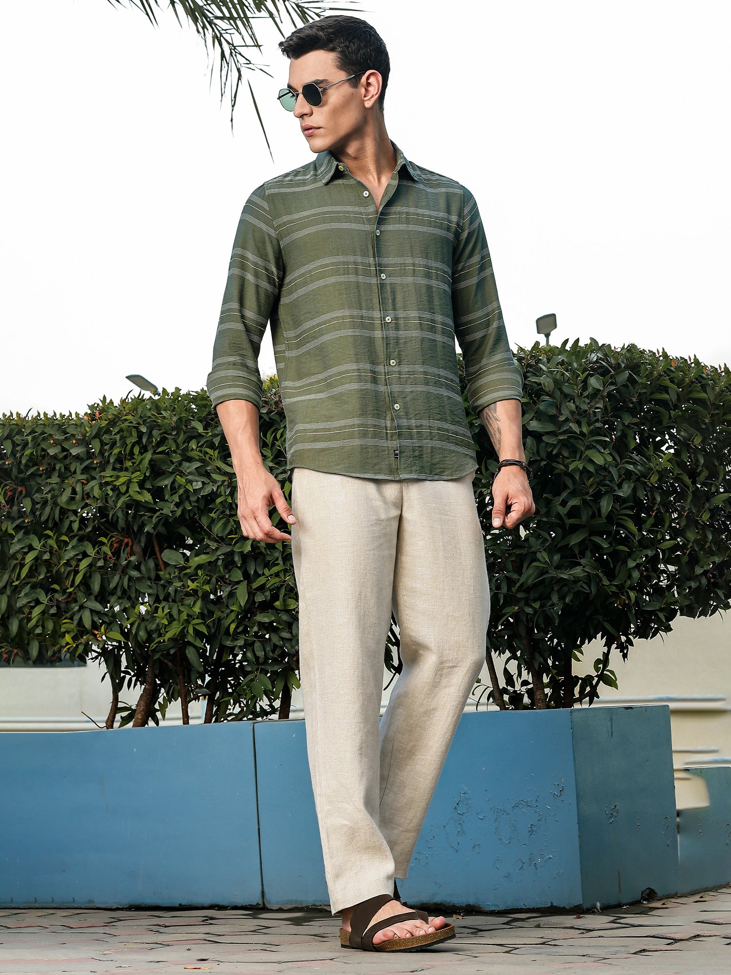 Thomas Scott Men Olive Slim Fit Long Sleeves Horizontal Stripes Casual Shirt