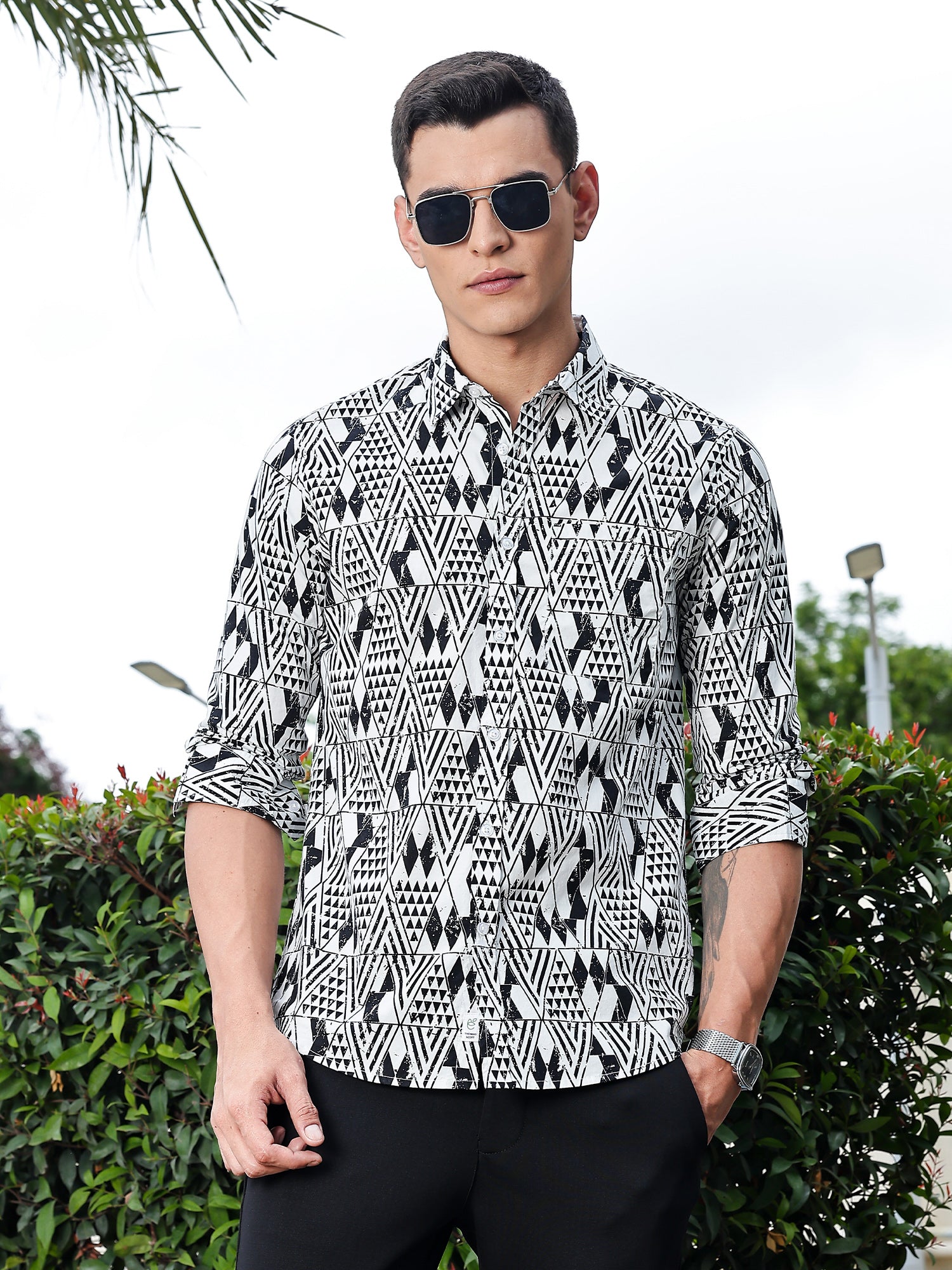 Thomas Scott Men Black Regular Fit Long Sleeves Geometric Print Pure Cotton Casual Shirt