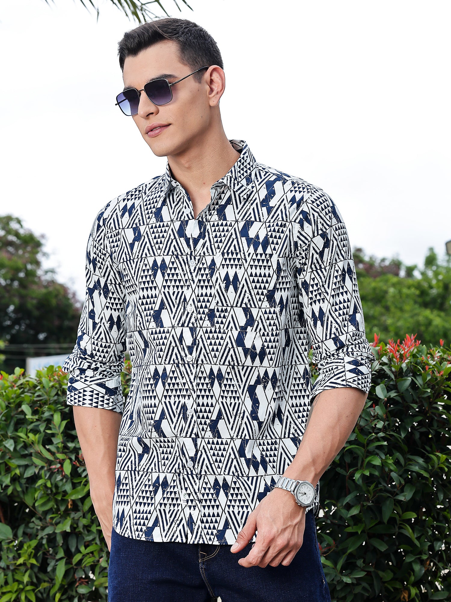 Thomas Scott Men Navy Blue Regular Fit Long Sleeves Geometric Print Pure Cotton Casual Shirt