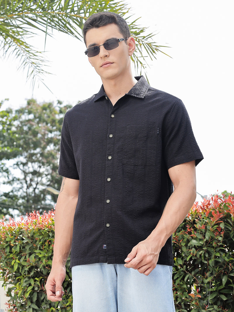 Thomas Scott Men Black Slim Fit Short Sleeves Self Design Seersucker Shirt