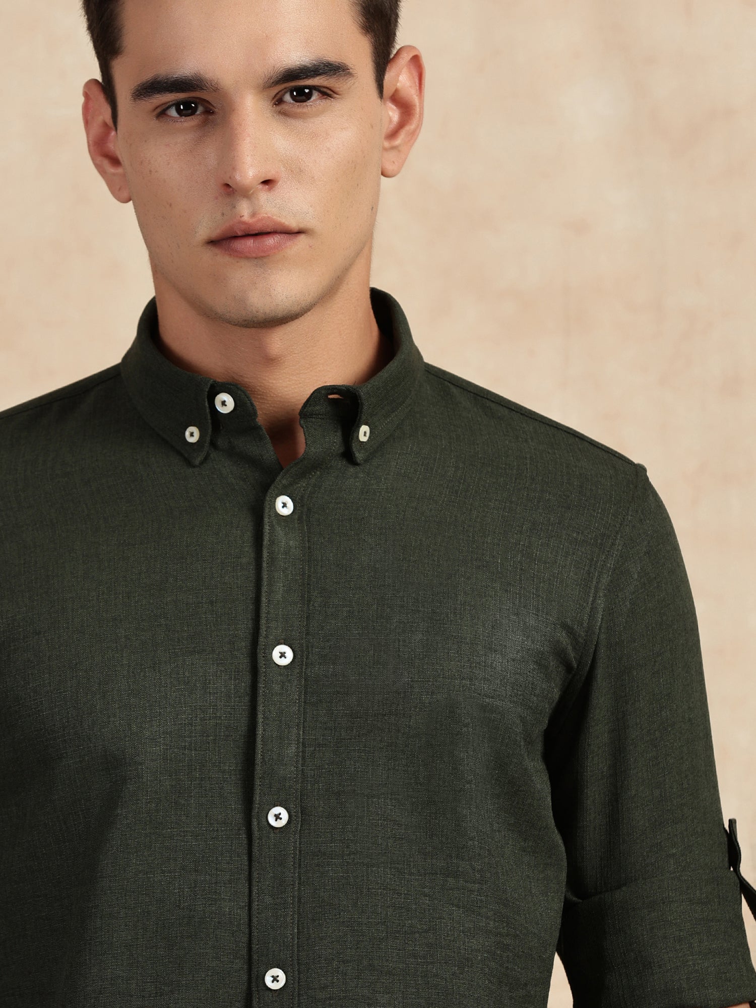 Thomas Scott Men Bottle Green Slim Fit Long Sleeves Button-Down Collar Polyester Casual Shirt