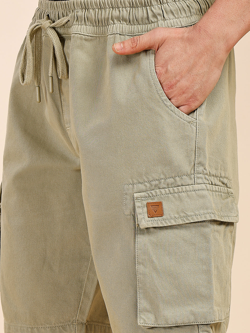 Thomas Scott Men Green Mid-Rise Straight Fit Above Knee Cotton Woven Cargo Shorts