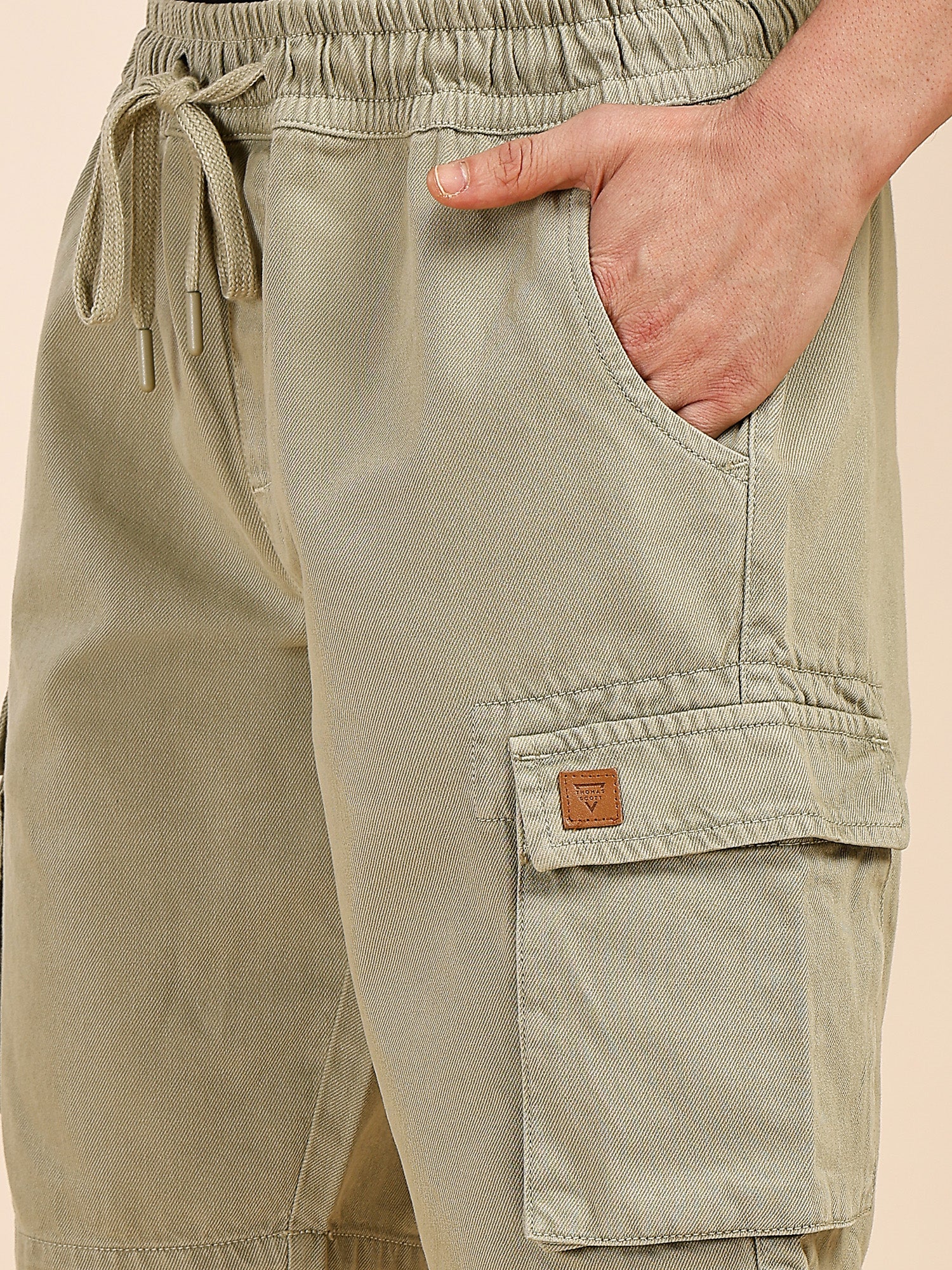 Thomas Scott Men Green Mid-Rise Straight Fit Above Knee Cotton Woven Cargo Shorts