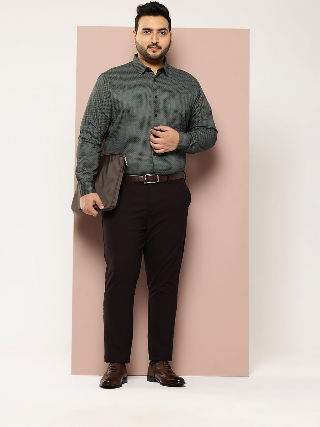 Thomas Scott Men Green Plus Size Regular Fit Long Sleeves Cutaway Collar Geometric Printed 100% Cotton Satin Formal Shirt