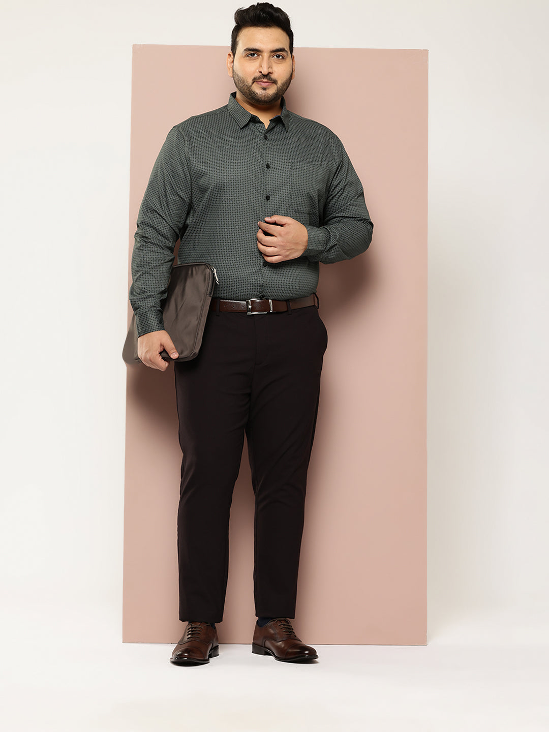 Thomas Scott Men Green Plus Size Regular Fit Long Sleeves Cutaway Collar Geometric Printed 100% Cotton Satin Formal Shirt