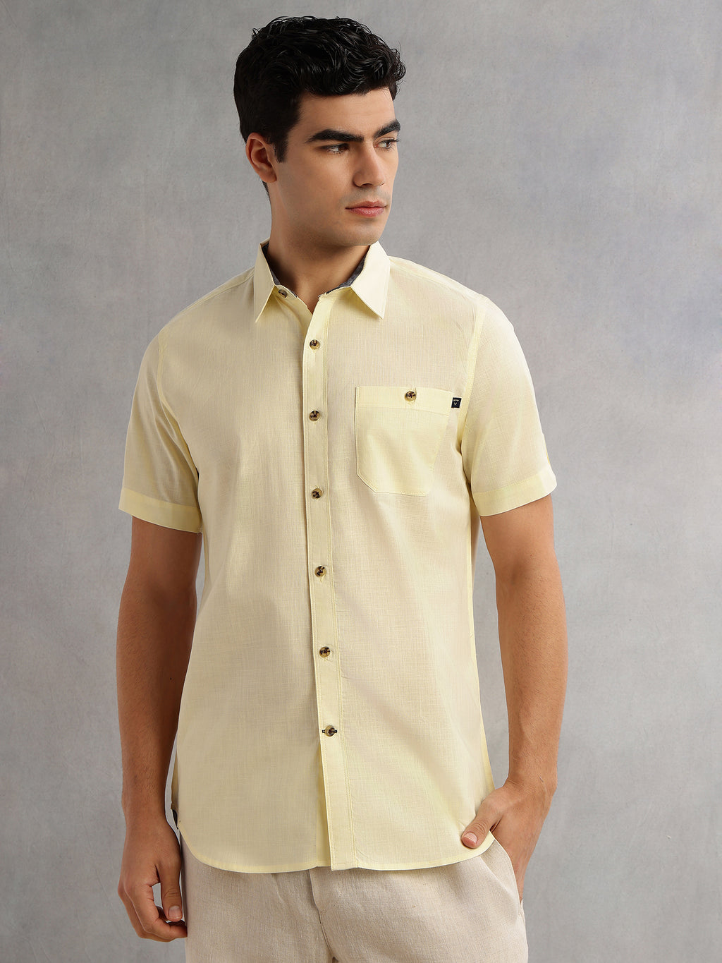 Thomas Scott Men Yellow Regular Fit Short Sleeves Spread Collar 100% Cotton Casual Shirt