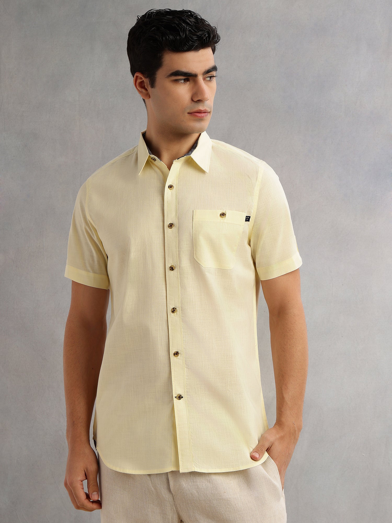 Thomas Scott Men Yellow Regular Fit Short Sleeves Spread Collar 100% Cotton Casual Shirt