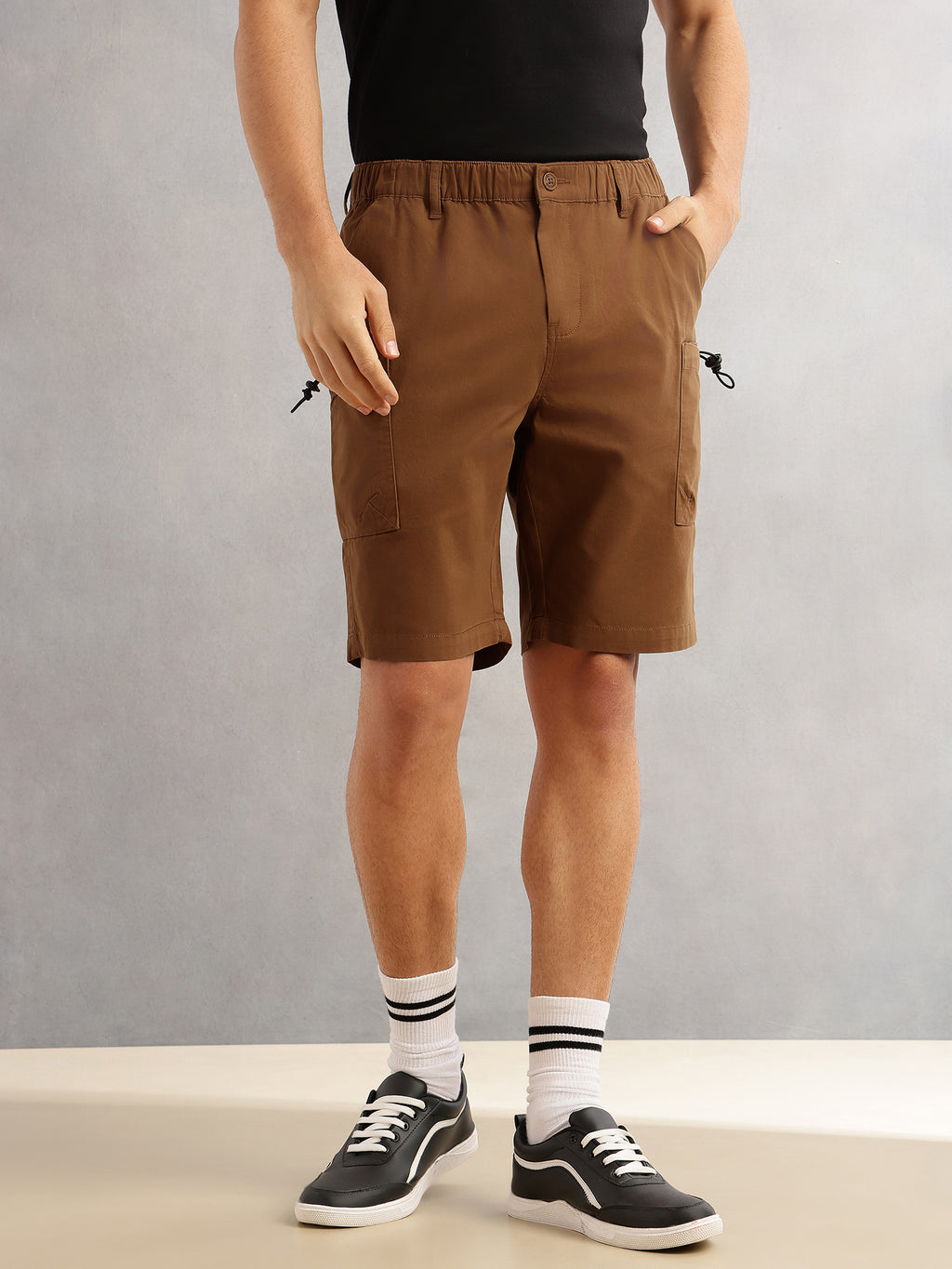 Thomas Scott Men Brown Relaxed Fit Mid-Rise Solid 100% Cotton Woven Cargo Shorts