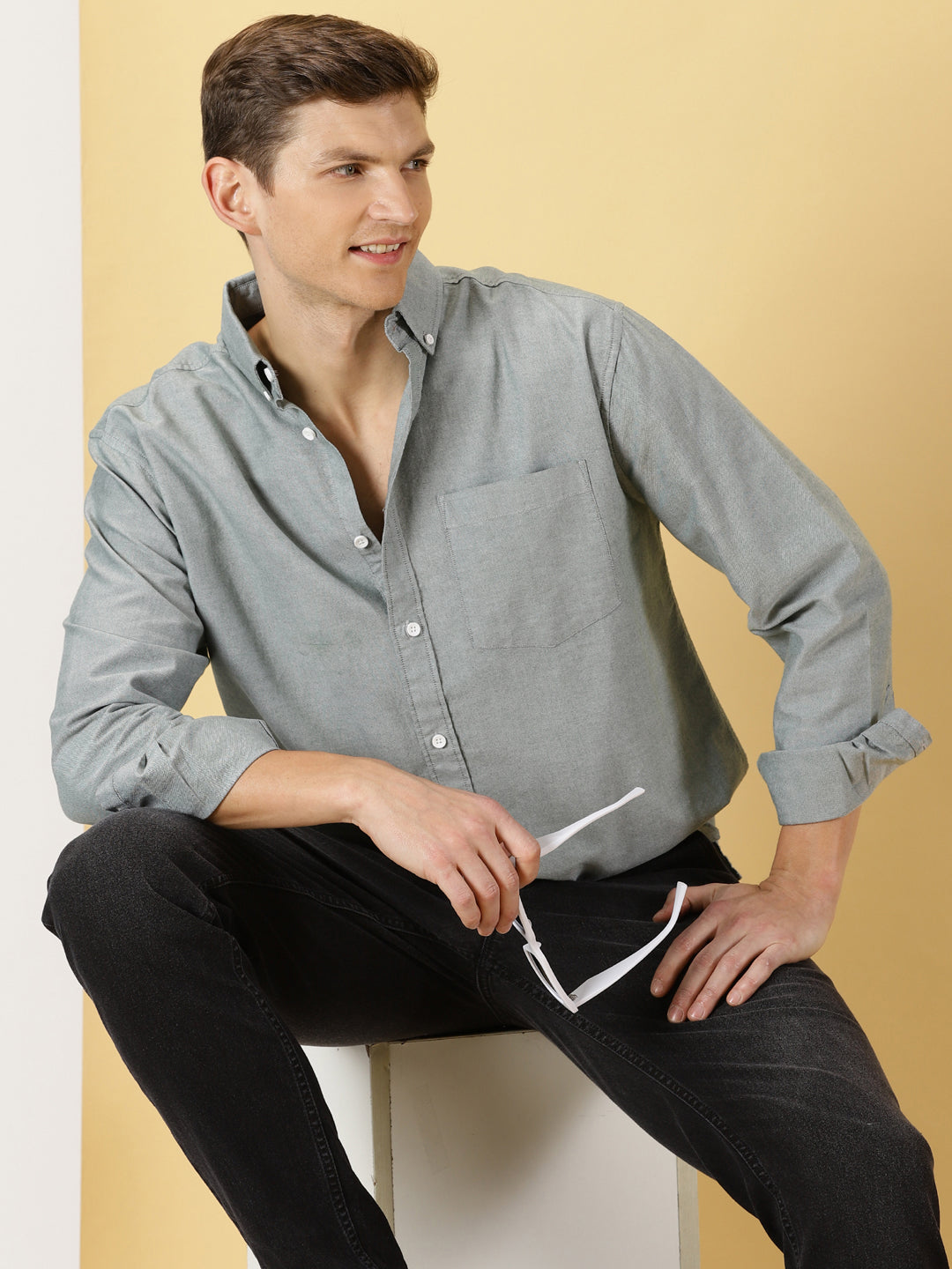 Thomas Scott Men Olive Boxy Fit Long Sleeves Spread Collar Solid 100% Cotton Oxford Casual Shirt