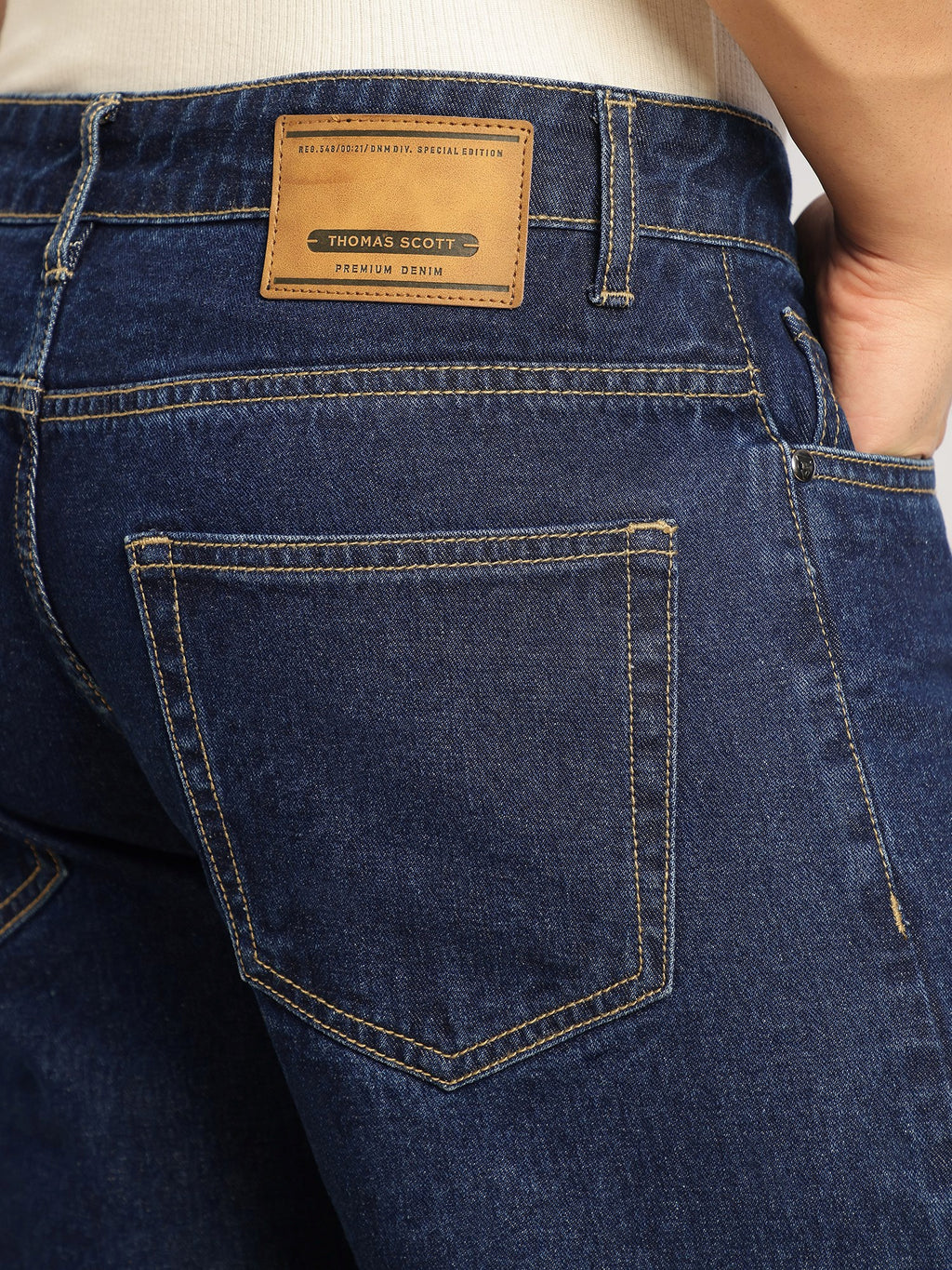 Thomas Scott Men Dark Blue Mid-Rise Baggy Fit No Fade Mildly Distressed 100% Cotton Non Stretchable Jeans
