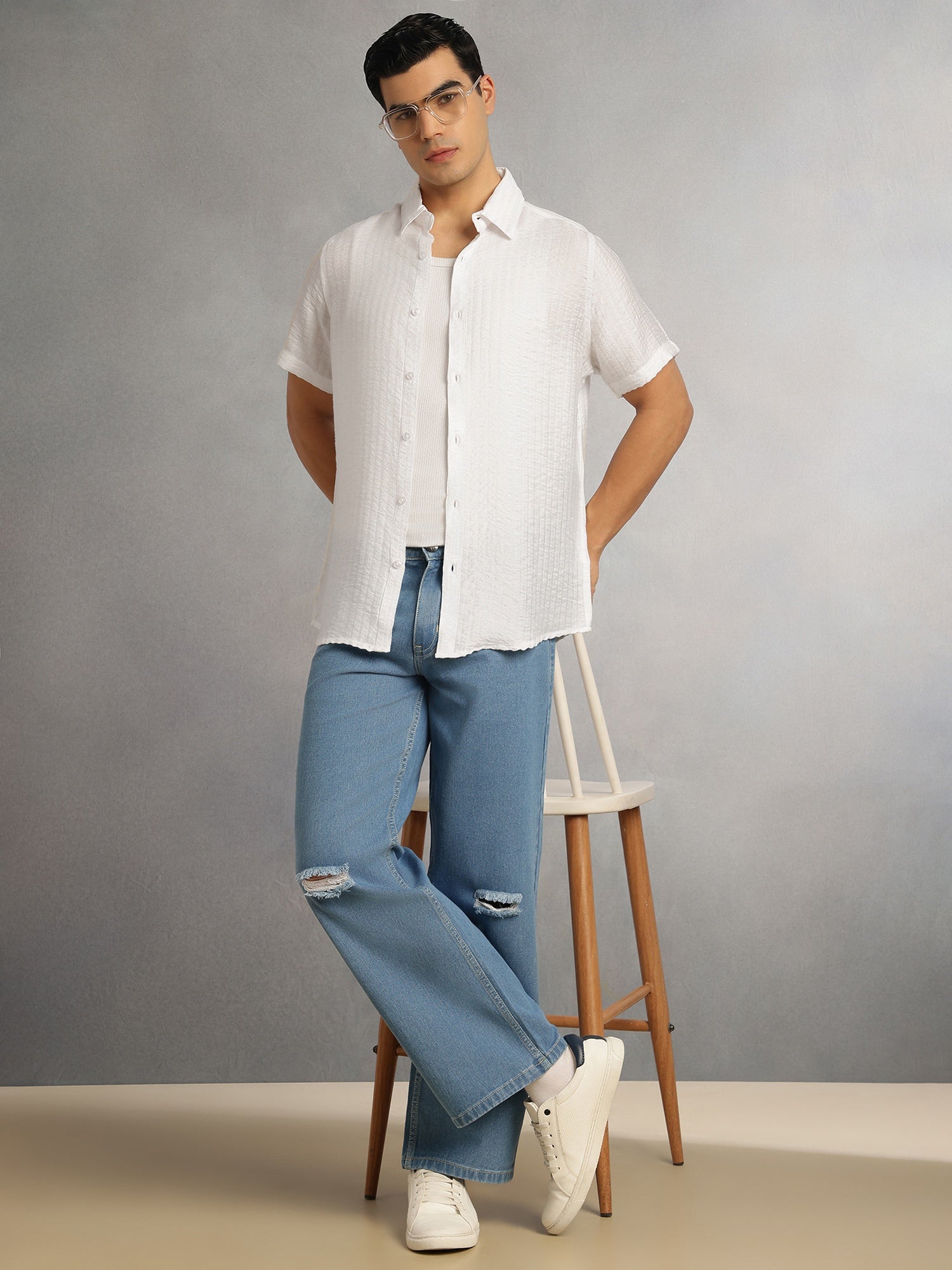 Thomas Scott Men White Regular Fit Short Sleeves Spread Collar Textured Polyester Casual Shirt