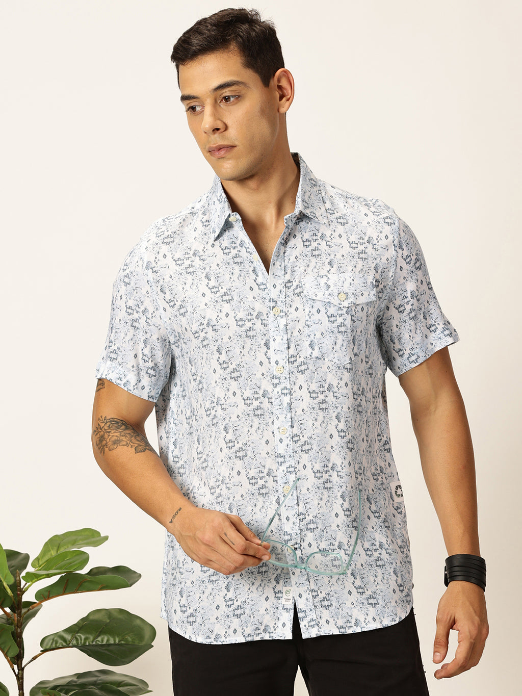 Thomas Scott Men Medium Blue Regular Fit Short Sleeves Spread Collar Ethnic Motifs Printed Casual Shirt