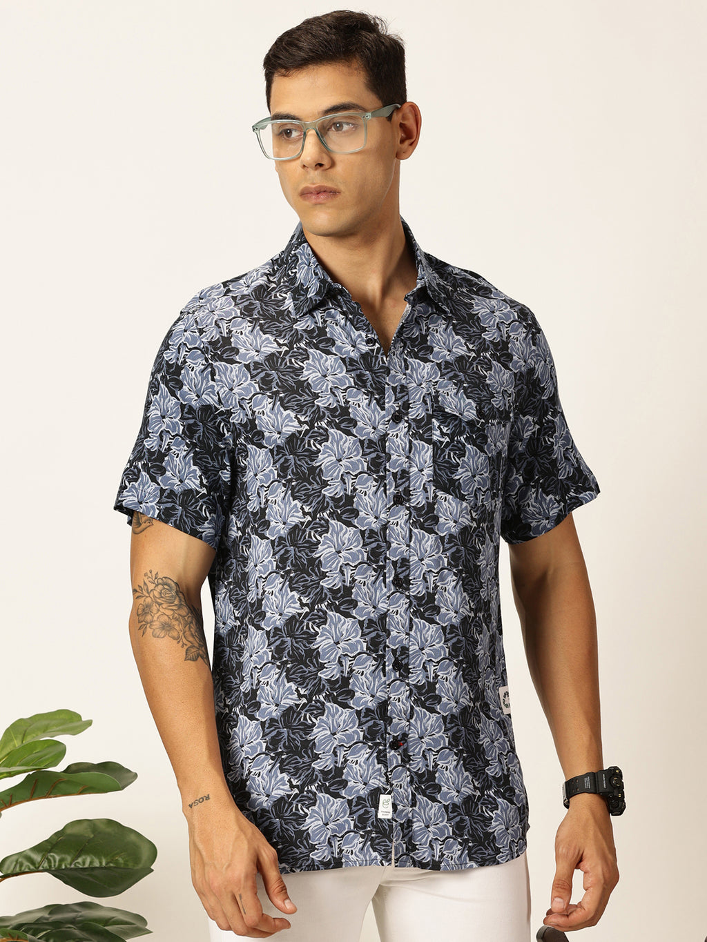 Thomas Scott Men Navy Blue Regular Fit Short Sleeves Spread Collar Floral Printed Casual Shirt