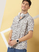 Thomas Scott Men Cream Short Sleeves Regular Sleeves Spread Collar Geometric Printed Cotton Rayon Casual Shirt