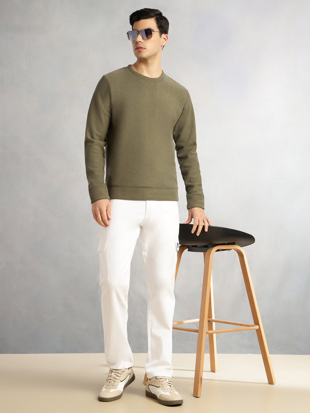 Thomas Scott Men Olive Regular Fit Long Sleeves Round Neck Solid Polyester Pullover Sweatshirt