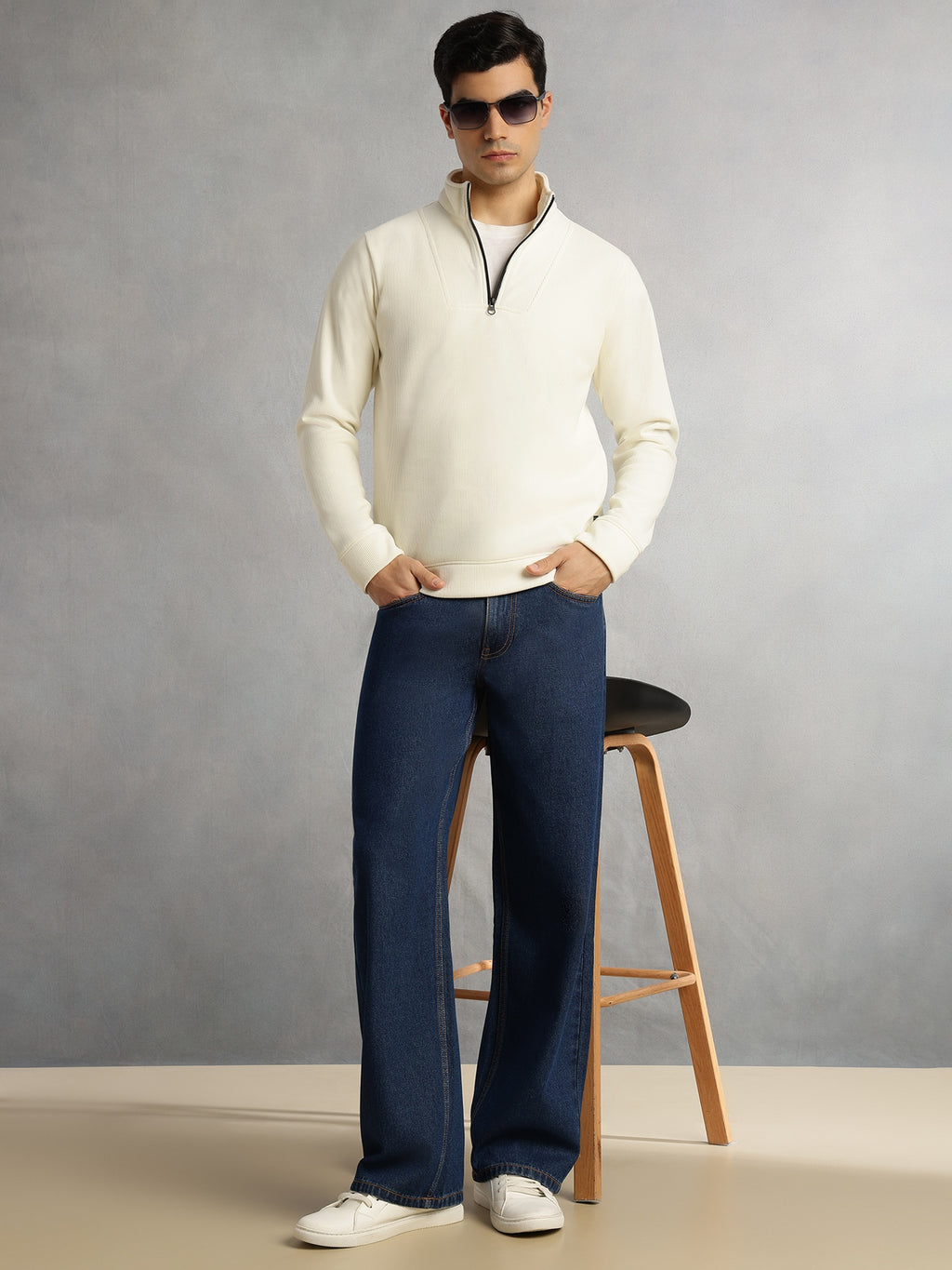 Thomas Scott Men White Regular Fit Long Sleeves Mock Neck Half-Zip Solid Polyester Knitted Sweatshirt