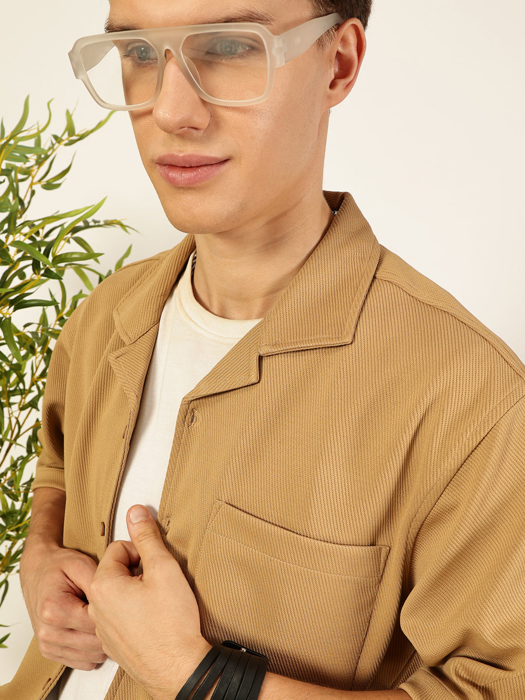 Thomas Scott Men Beige Short Sleeves Oversized Fit Textured Cuban Collar 100% Cotton Twill Casual Shirt