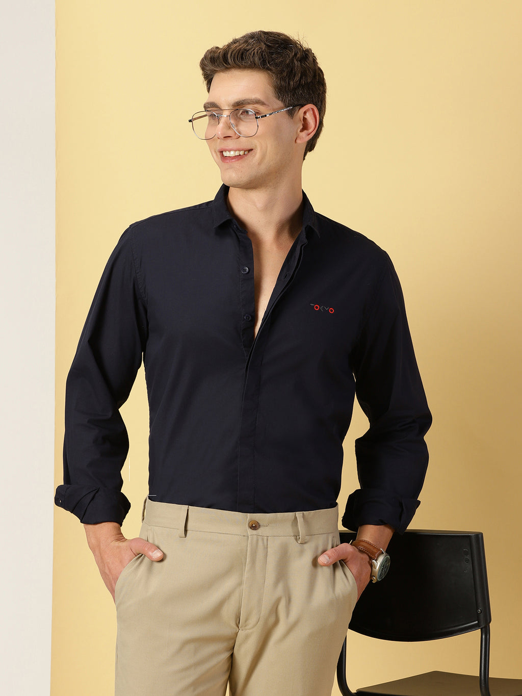 Thomas Scott Men Navy Slim Fit Long Sleeves Spread Collar Solid Casual Shirt