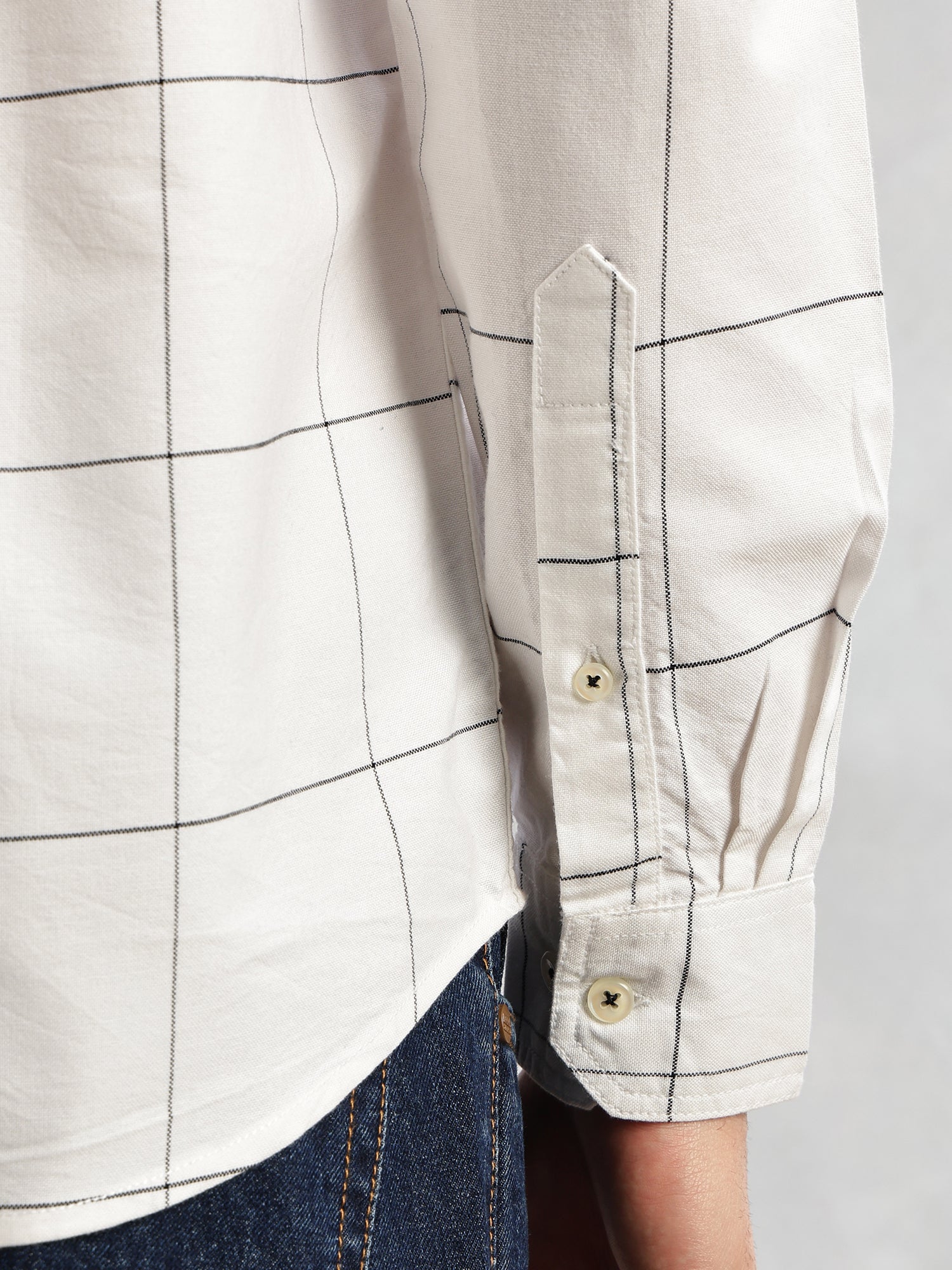 Thomas Scott Men White Slim Fit Long Sleeves Spread Collar Windowpane Check 100% Cotton Twill Casual Shirt