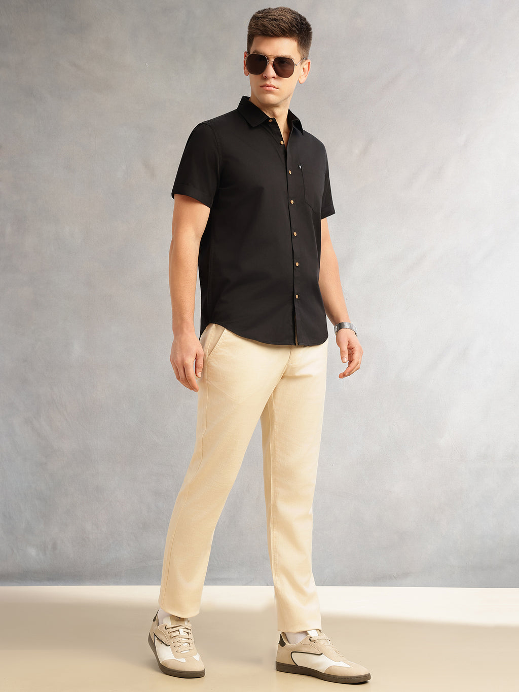 Thomas Scott Men Black Slim Fit Short Sleeves Spread Collar Solid Casual Shirt