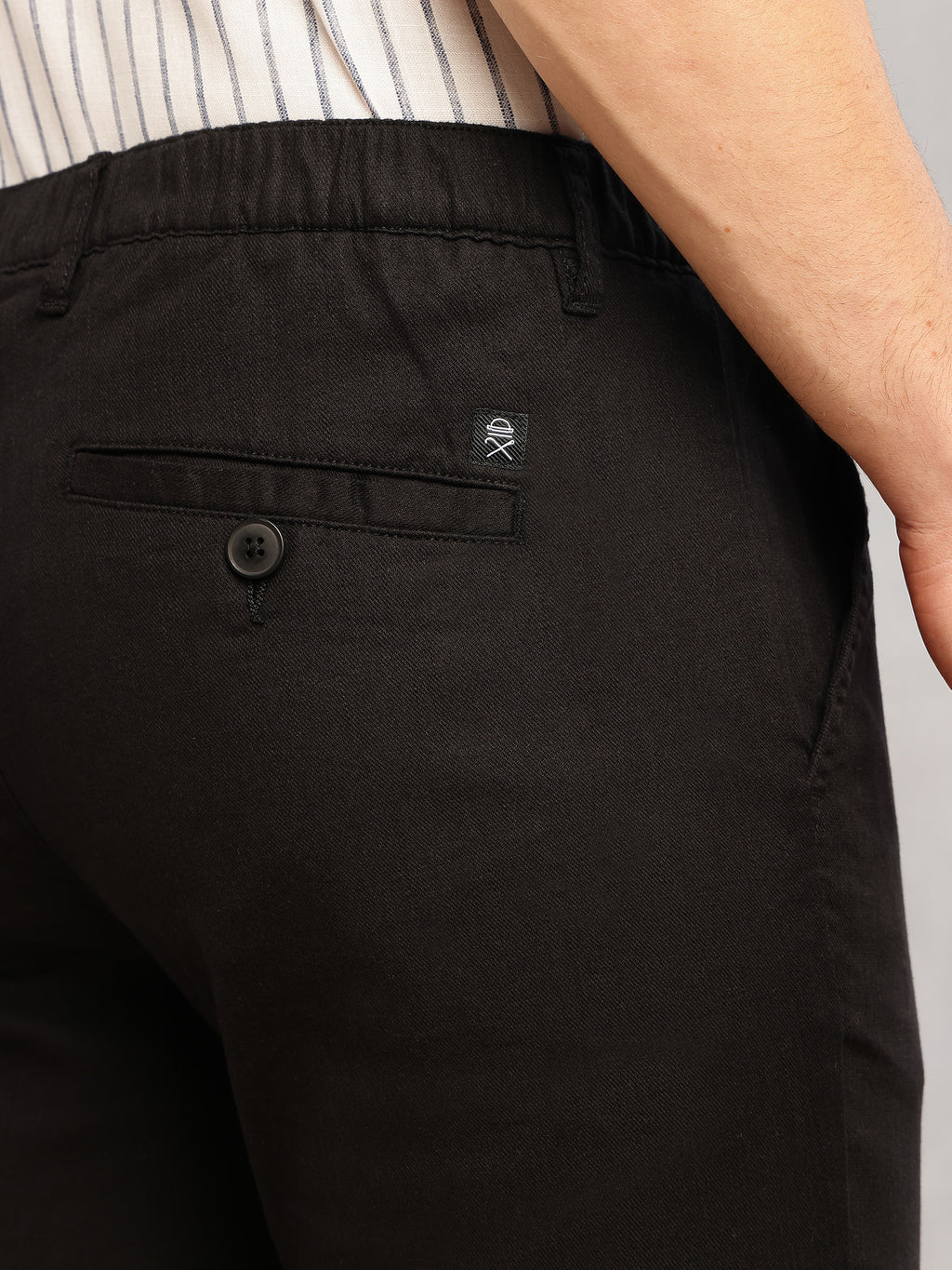 Thomas Scott Men Black Straight Fit Mid-Rise Solid 4 Pockets Woven Chinos Trouser