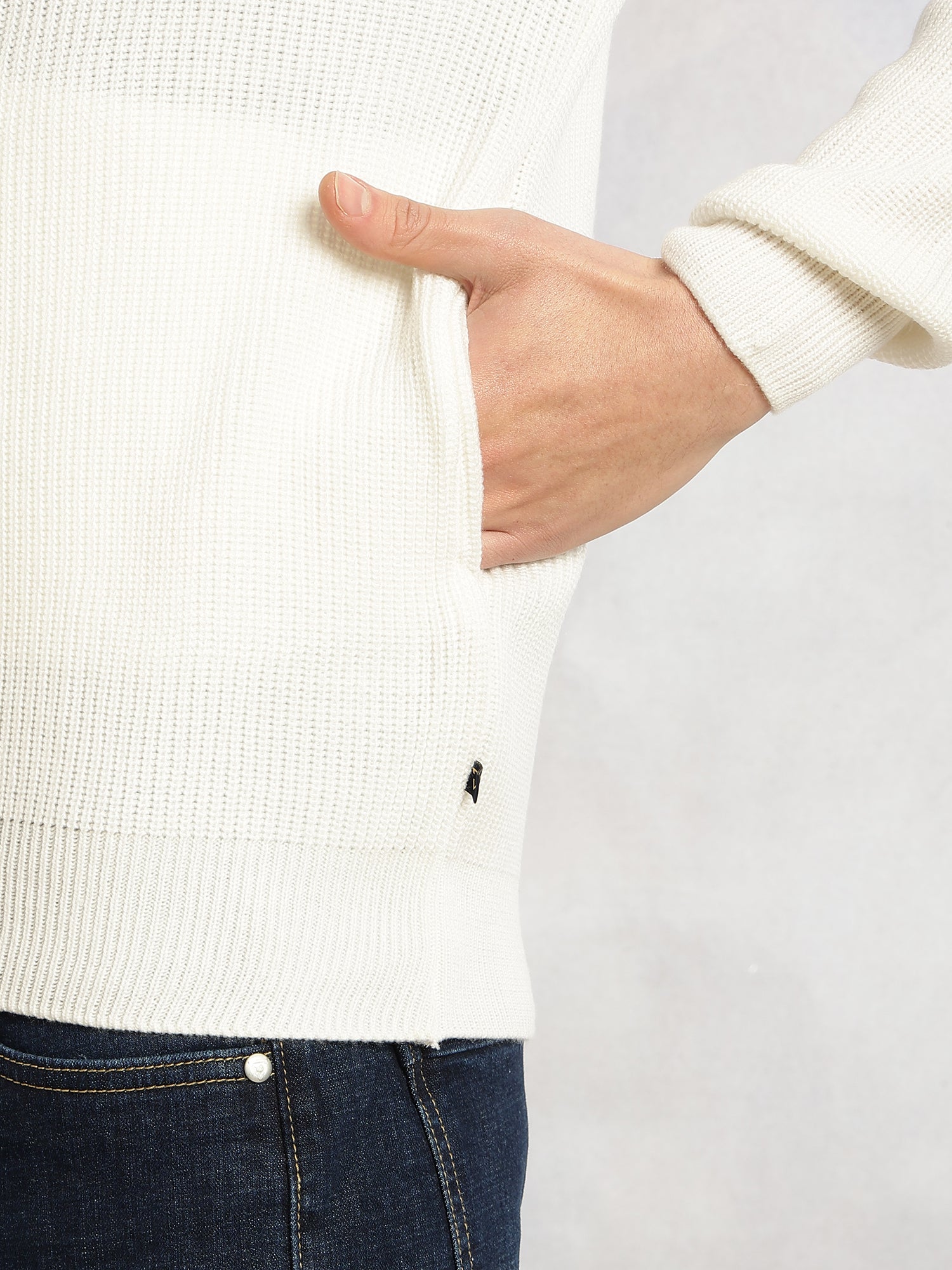 Thomas Scott Men White Regular Fit Long Sleeves Zip Closure Mock Collar Acrylic Knitted Sweatshirt