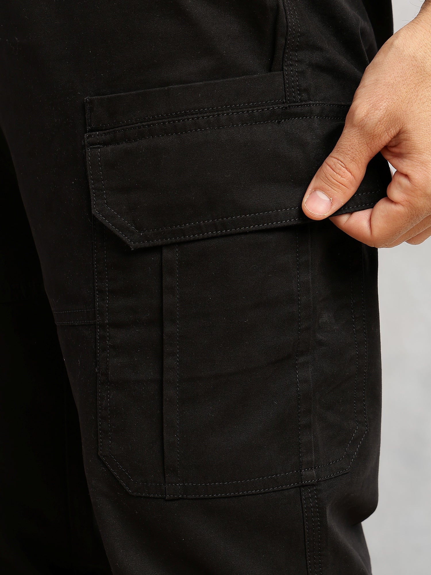 Thomas Scott Men Black Cricket Club Collections Straight Fit Mid-Rise Solid 6 Pockets 100% Cotton Woven Cargo Trouser