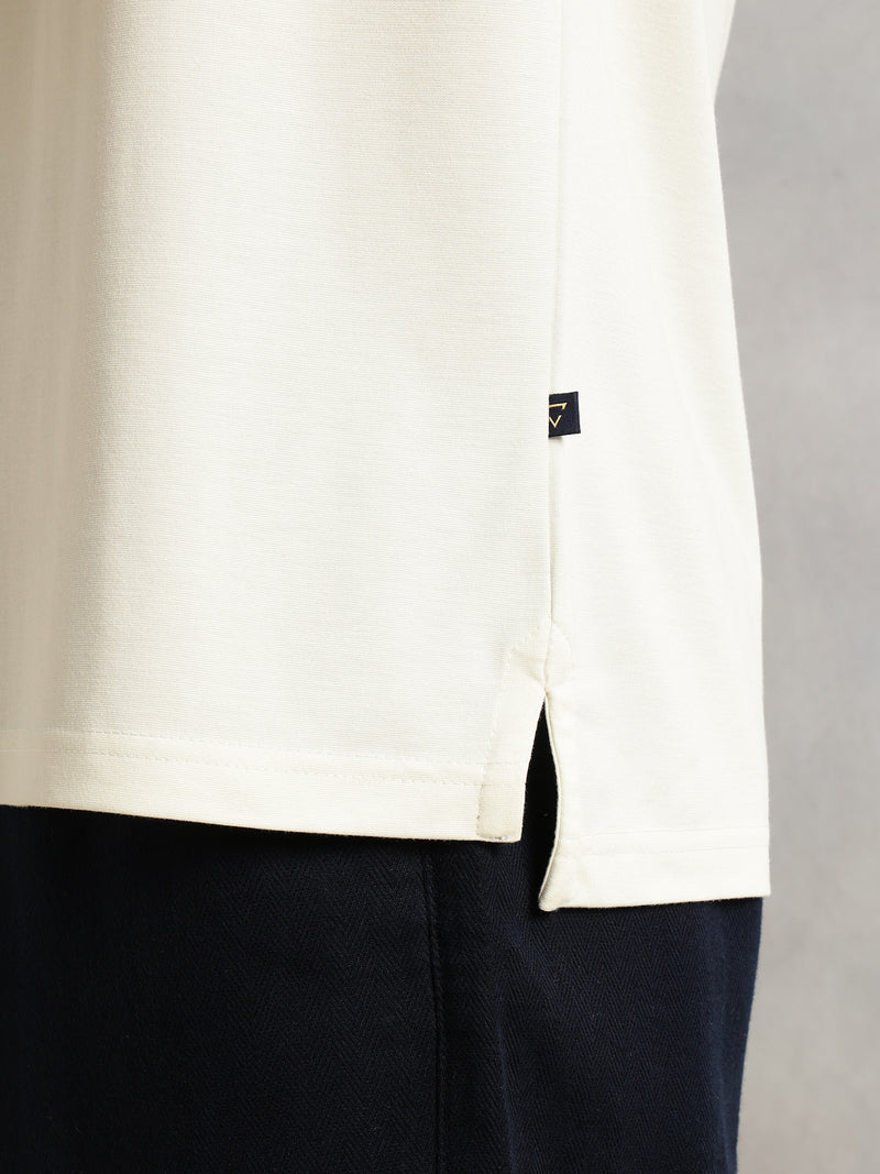 Thomas Scott Men Off White Regular Fit Long Sleeves Solid Viscose Rayon Knitted Polo Collar Performance Tshirt