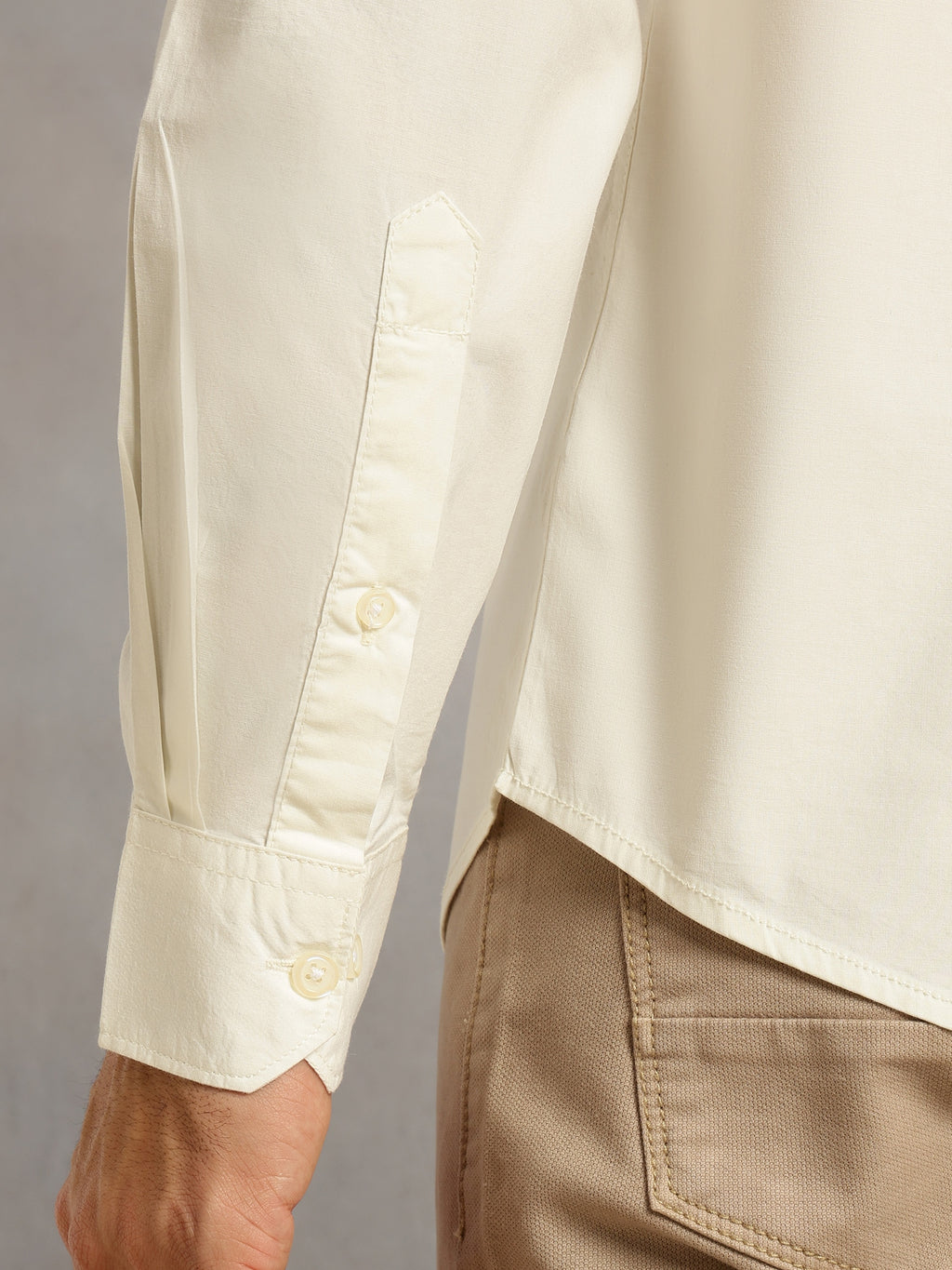 Thomas Scott Men Cream Premium Slim Fit Long Sleeves Spread Collar Solid Casual Shirt