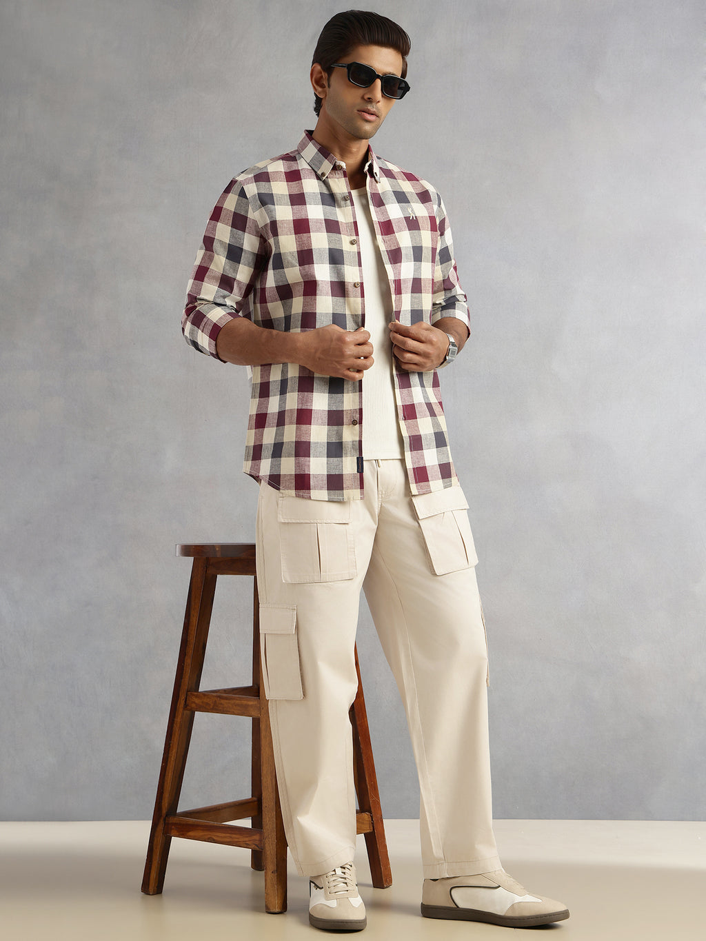 Thomas Scott Men Cream Relaxed Loose Fit 100% Cotton Solid Drawstring Closure Woven Cargo Trouser
