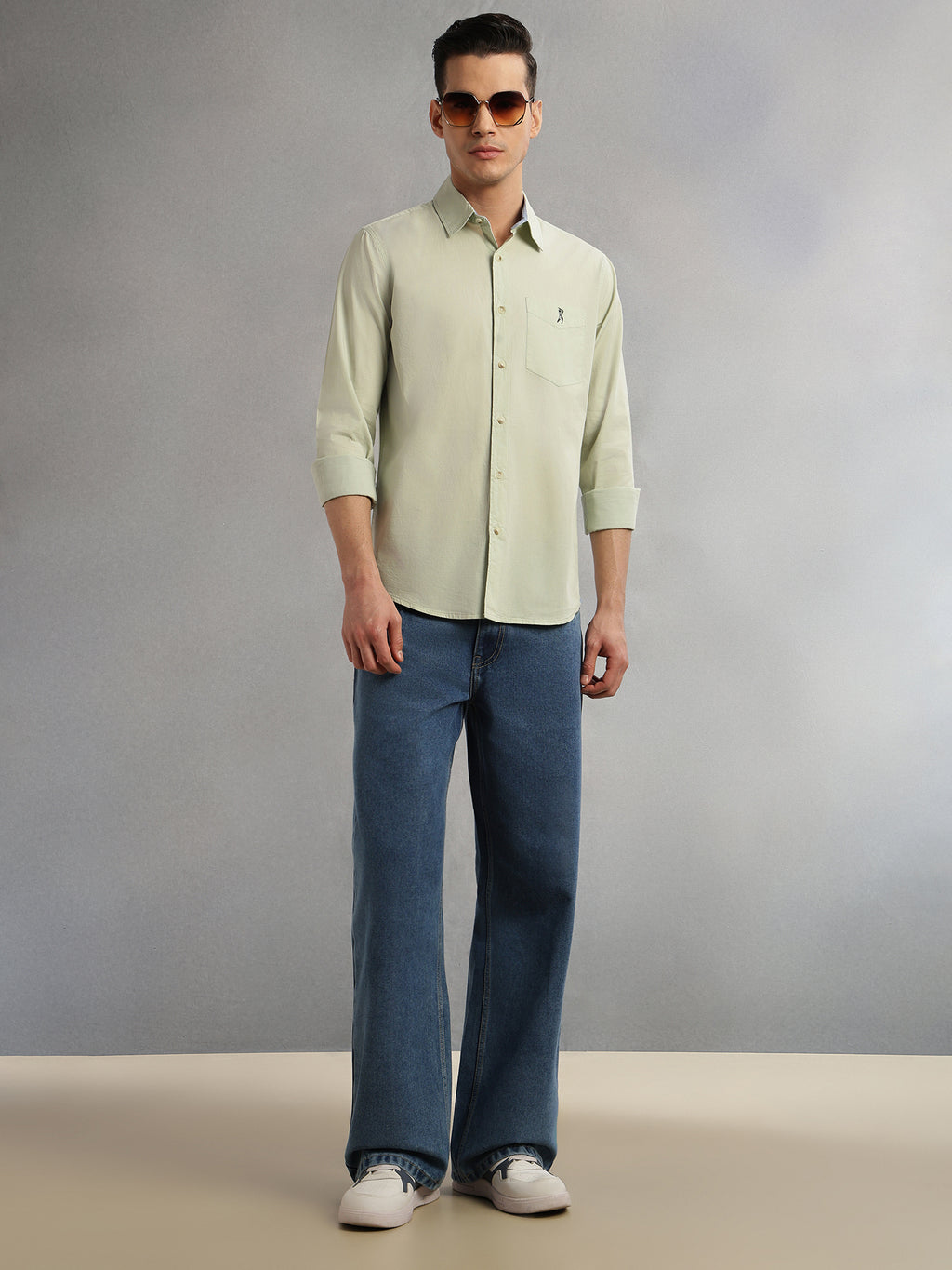 Thomas Scott Men Green Cricket Club Collection Slim Fit Long Sleeves Spread Collar Solid Cotton Casual Shirt
