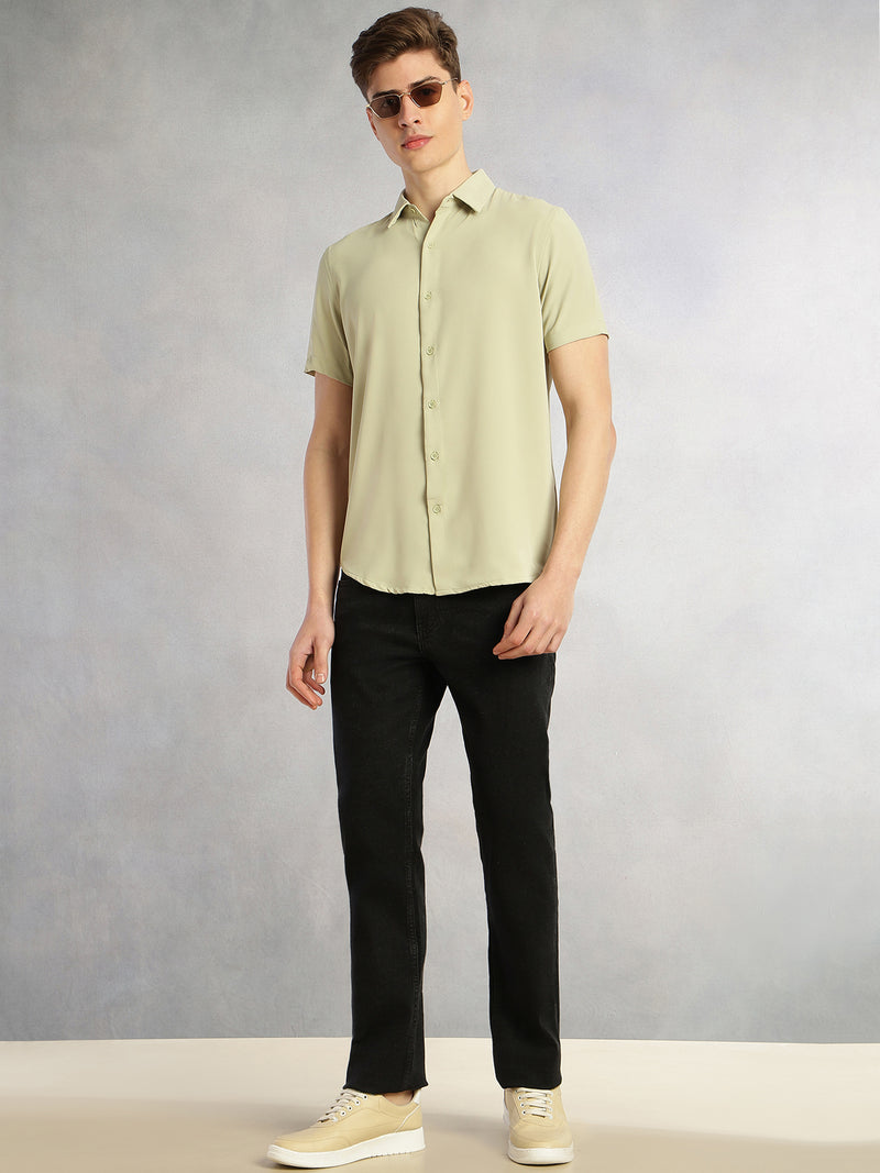 Thomas Scott Men Green Regular Fit Short Sleeves Spread Collar Solid Polyester Casual Shirt