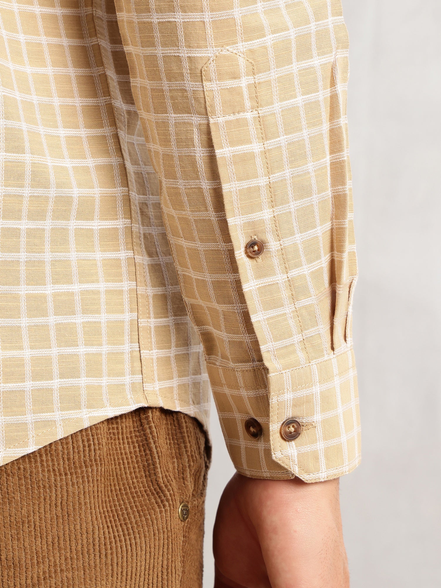 Thomas Scott Men Beige Regular Fit Long Sleeves Spread Collar Windowpane Check 100% Cotton Casual Shirt