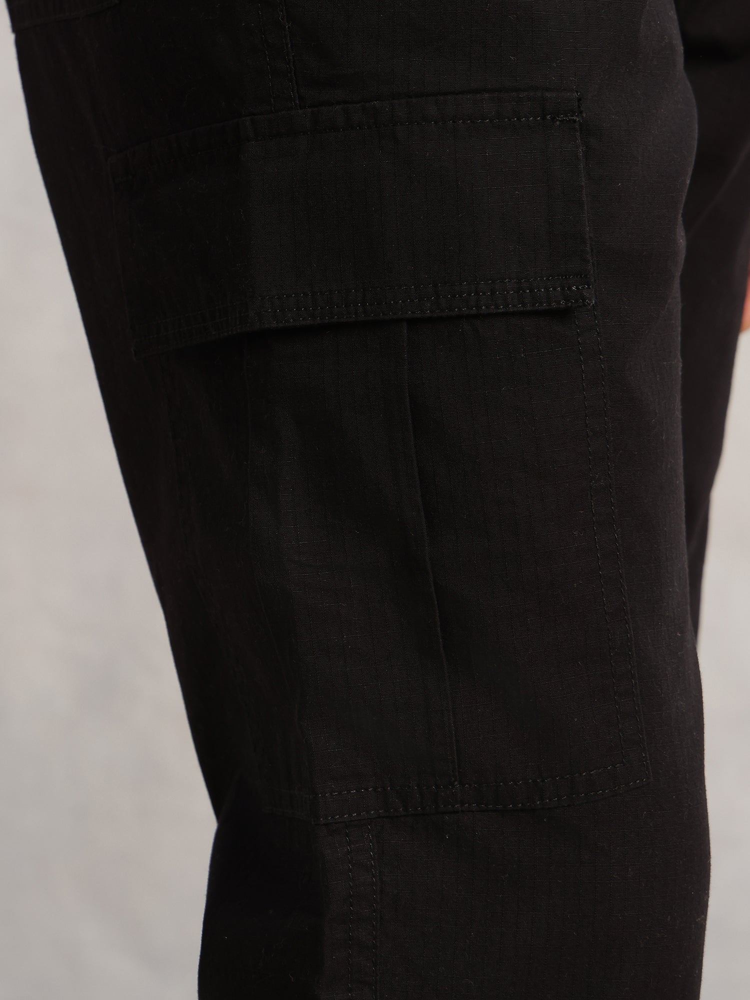Thomas Scott Men Black Cricket Club Collection Straight Fit Solid 4 Pockets Design Woven Cargo Trouser