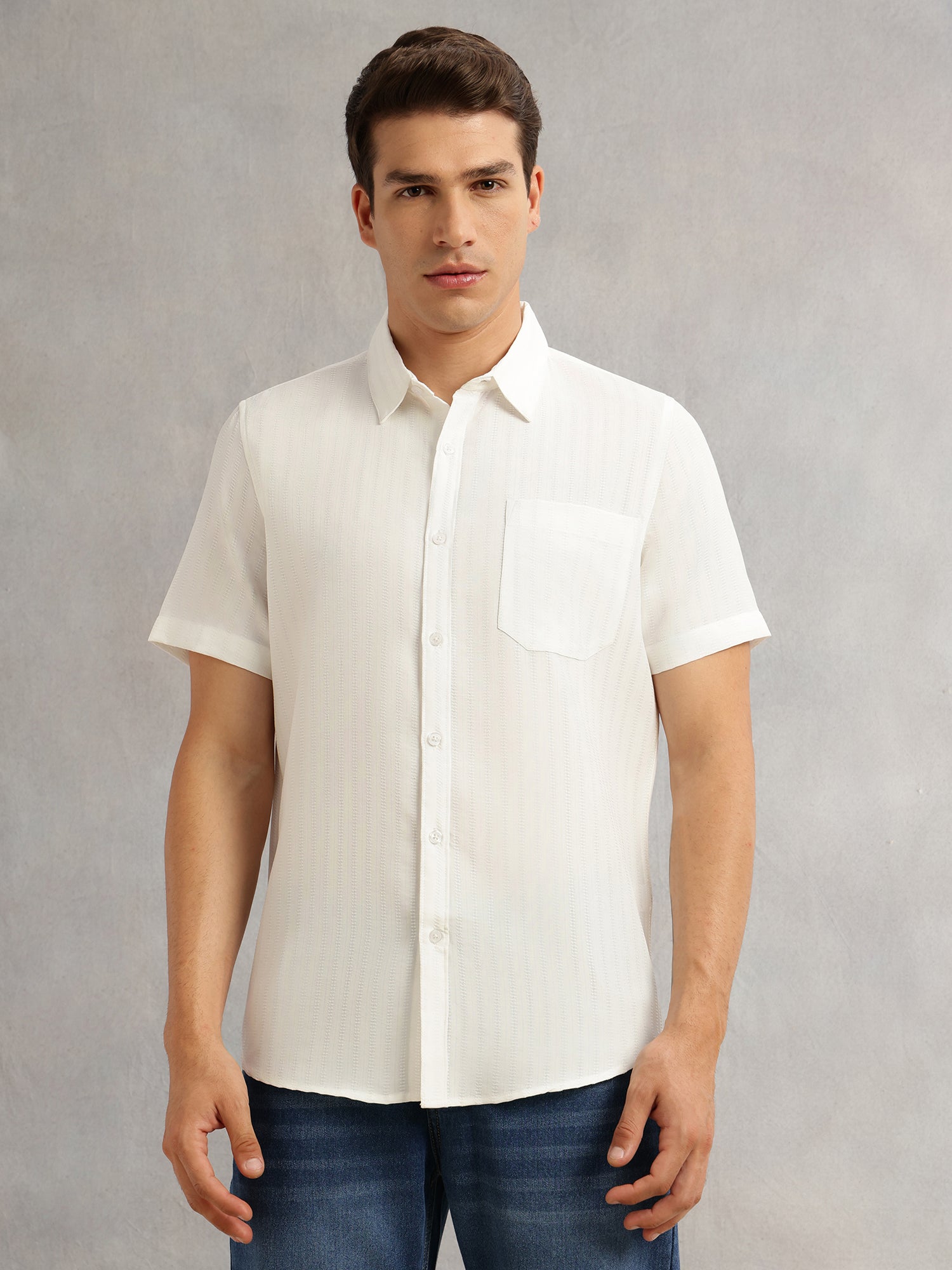 Thomas Scott Men White Premium Regular Fit Short Sleeves Spread Collar Polyester Casual Shirt