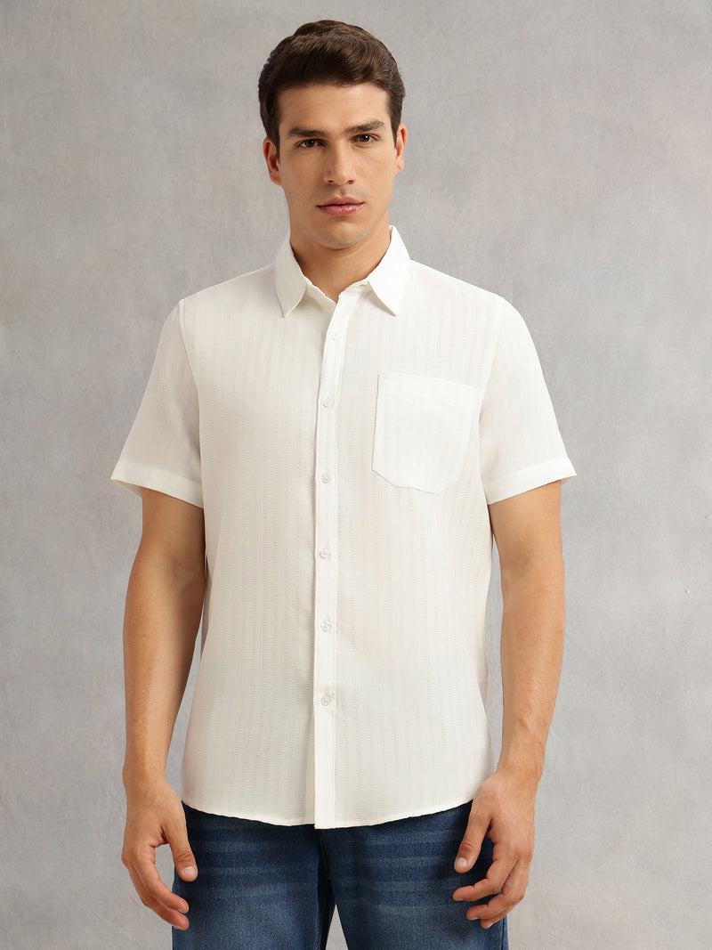 Thomas Scott Men White Premium Regular Fit Short Sleeves Spread Collar Polyester Casual Shirt