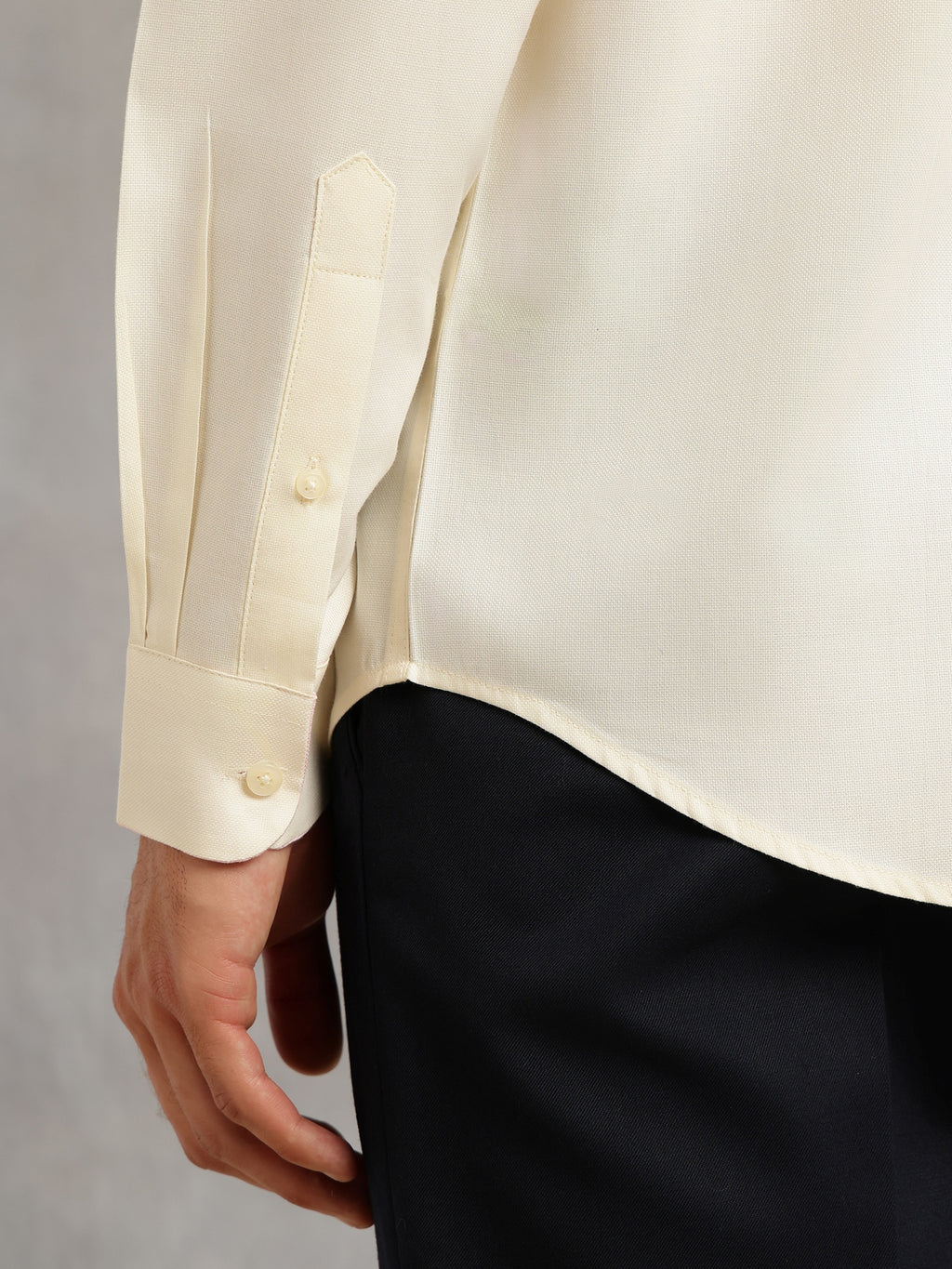 Thomas Scott Men Yellow Regular Fit Long Sleeves Spread Collar with Contrast Fabric Solid 100% Cotton Formal Shirt
