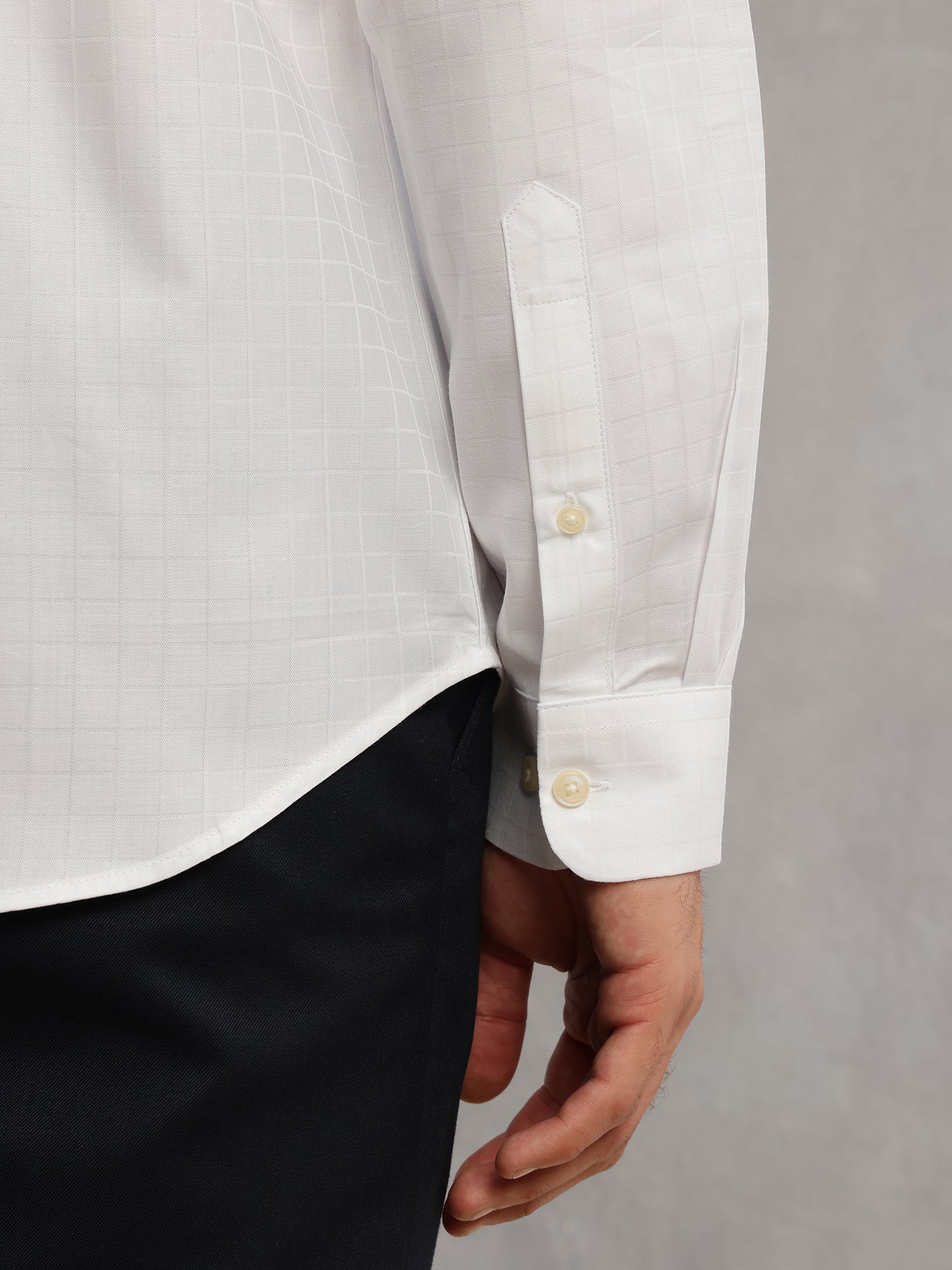 Thomas Scott Men White Premium Long Sleeves Spread Collar Regular Fit Windowpane Checks 100% Cotton Formal Shirt