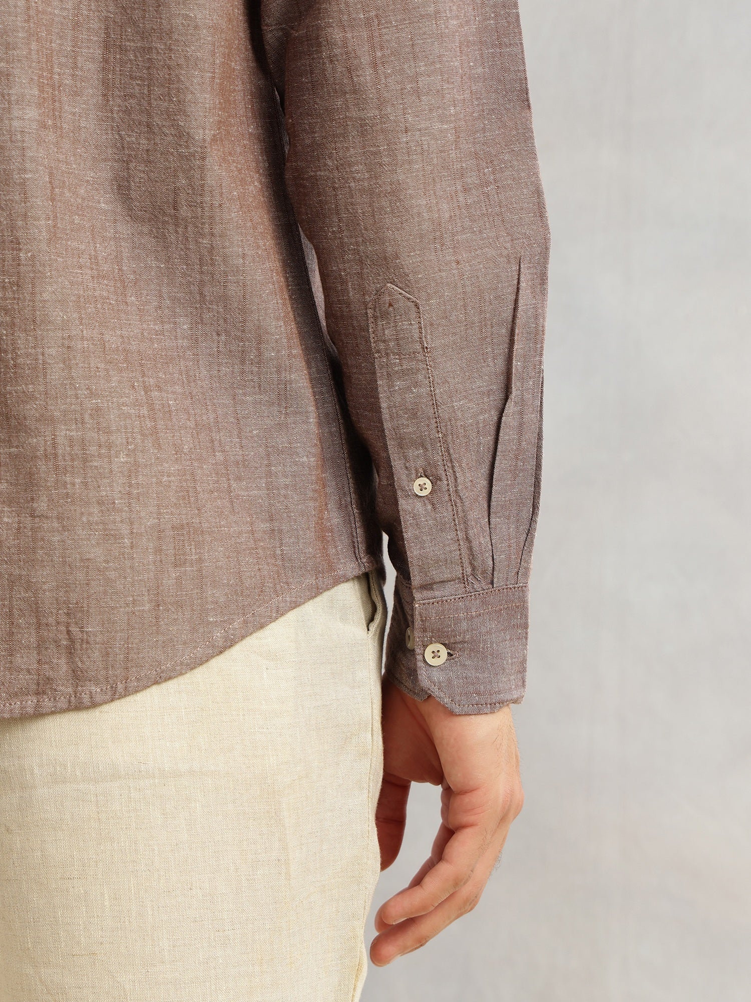 Thomas Scott Men Brown Premium Slim Fit Long Roll-Up Sleeves Spread Collar Solid Linen Casual Shirt