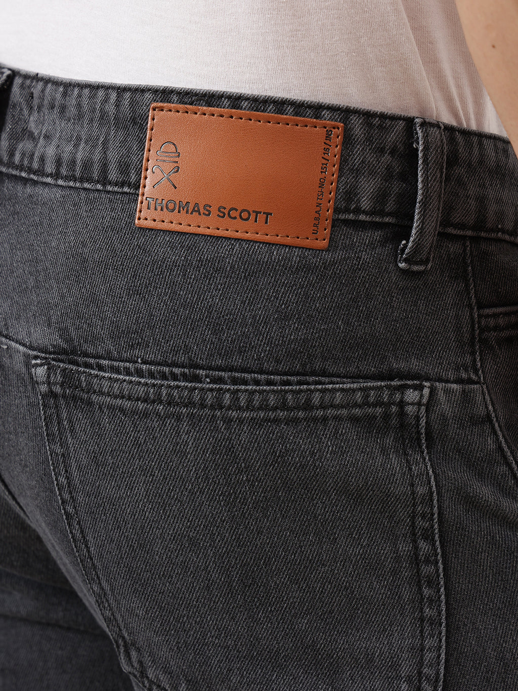 Dark Black Smart Carrot Fit Mid-Rise Clean Look Non-Stretchable Jeans For Men